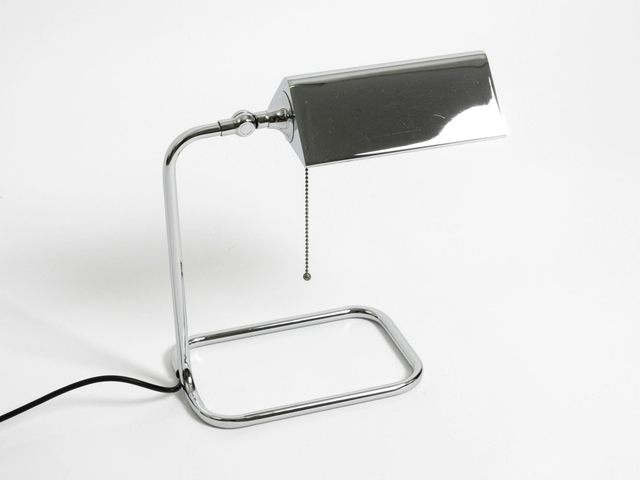 Regency Large original 1980s chrome table lamp by Florian Schulz For Sale