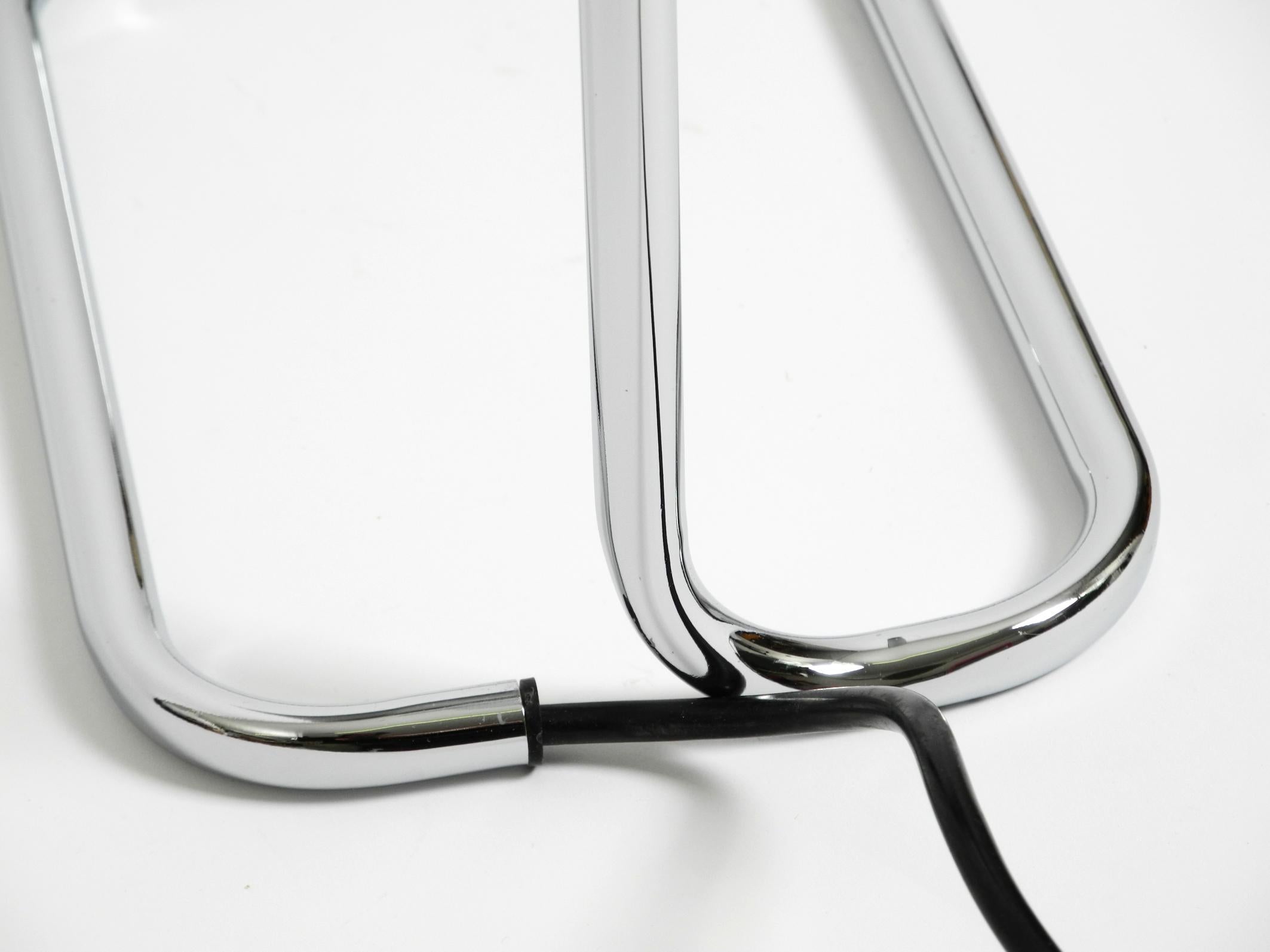 Metal Large original 1980s chrome table lamp by Florian Schulz For Sale