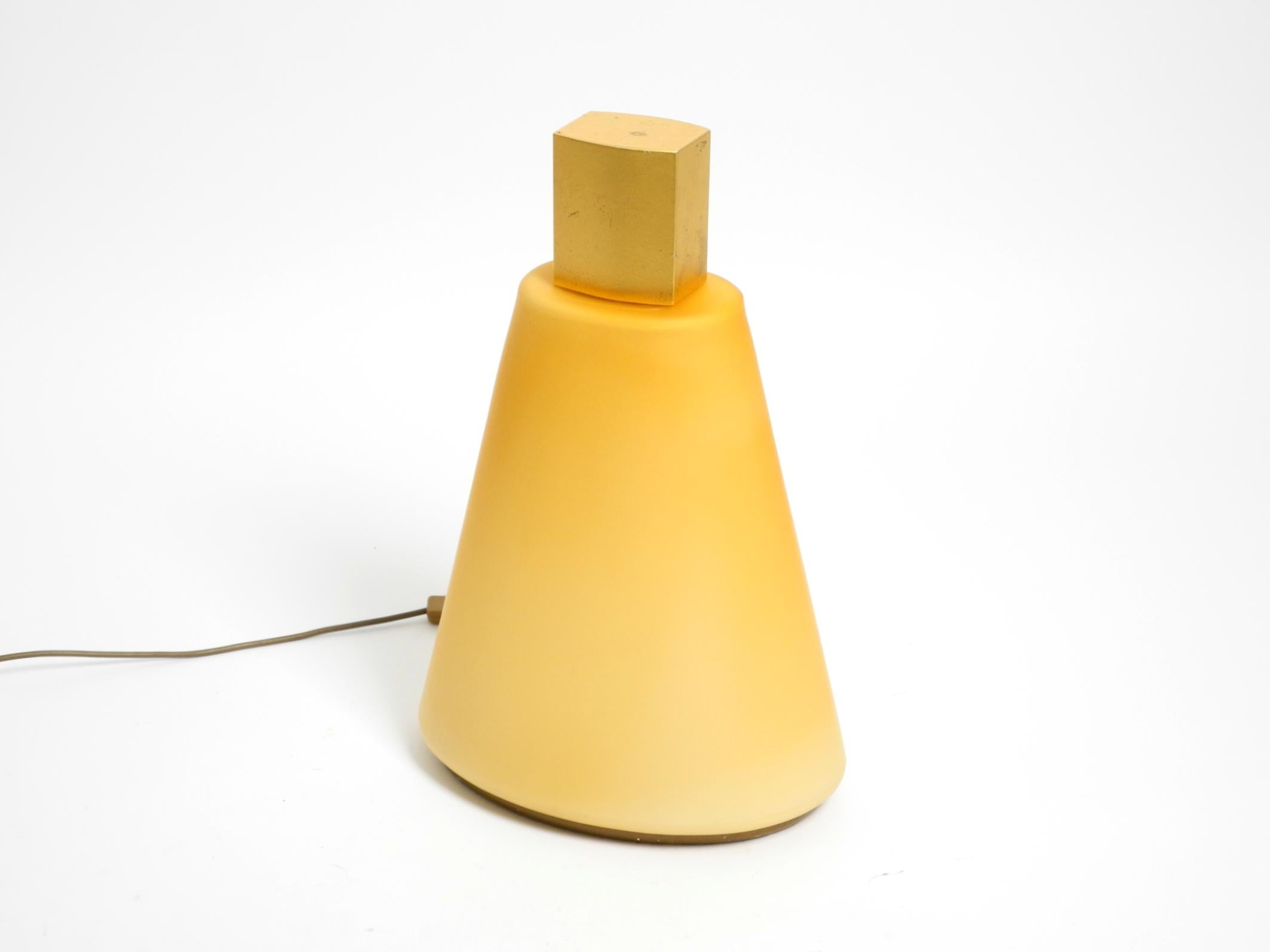 Large original 90s postmodern floor or table lamp made of apricot flashed glass For Sale 8