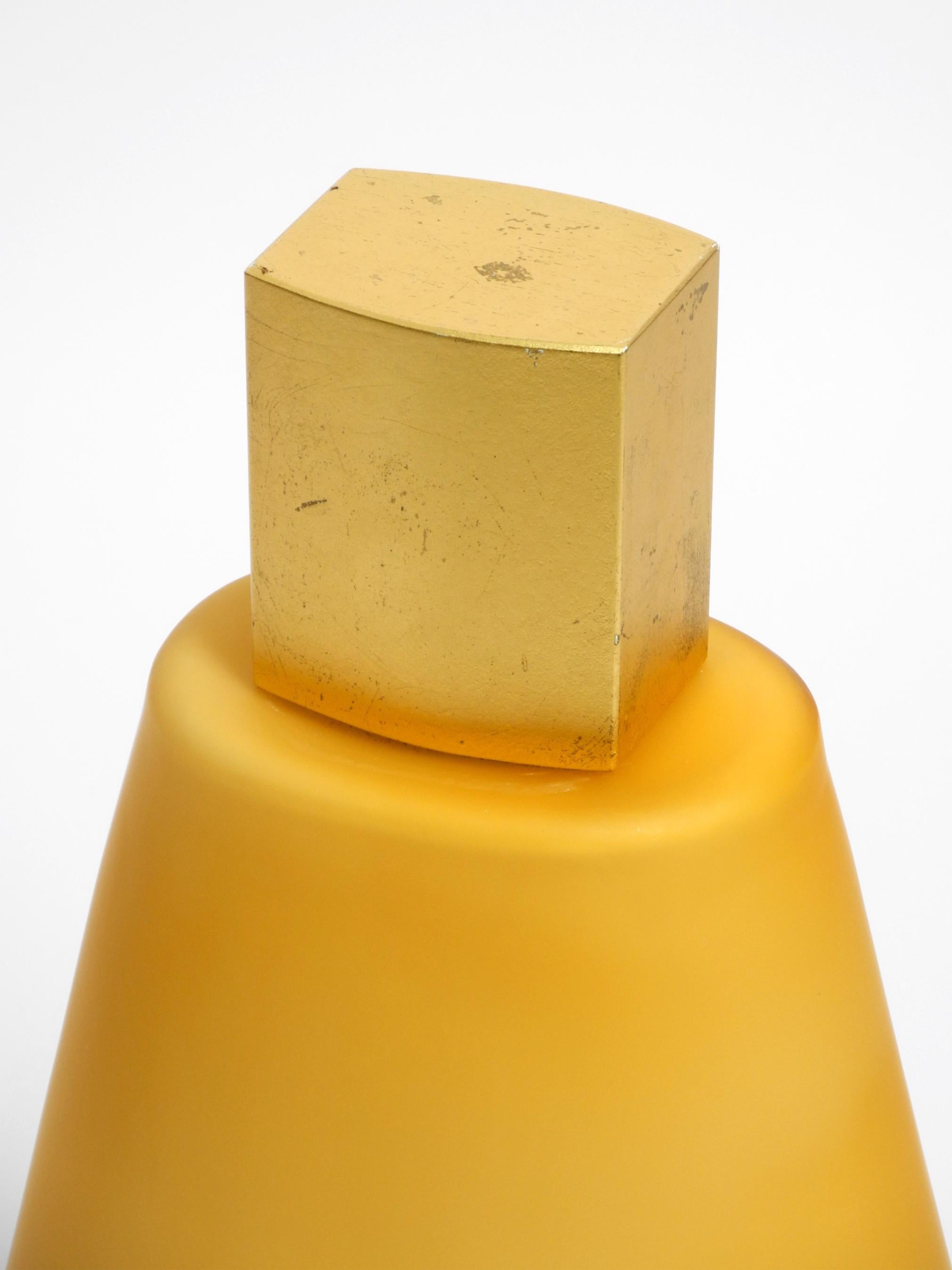 Gold Large original 90s postmodern floor or table lamp made of apricot flashed glass For Sale