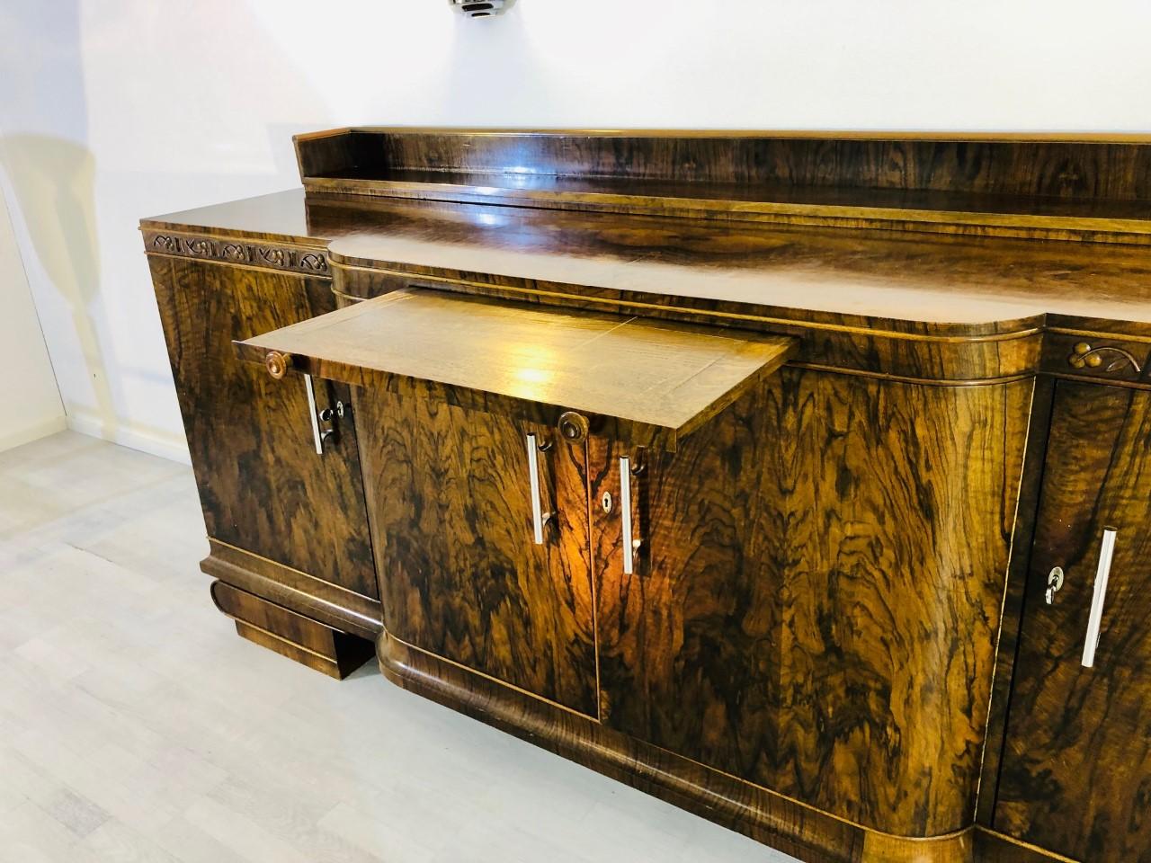 Large Original Art Deco Sideboard made of Walnut with Cherry Ornamentation In Good Condition In Senden, NRW