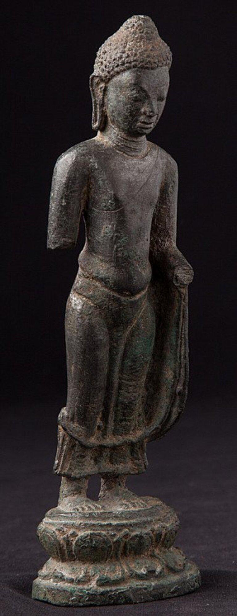 Large Original Bronze Pyu Buddha Statue from Burma Original Buddhas In Good Condition For Sale In DEVENTER, NL