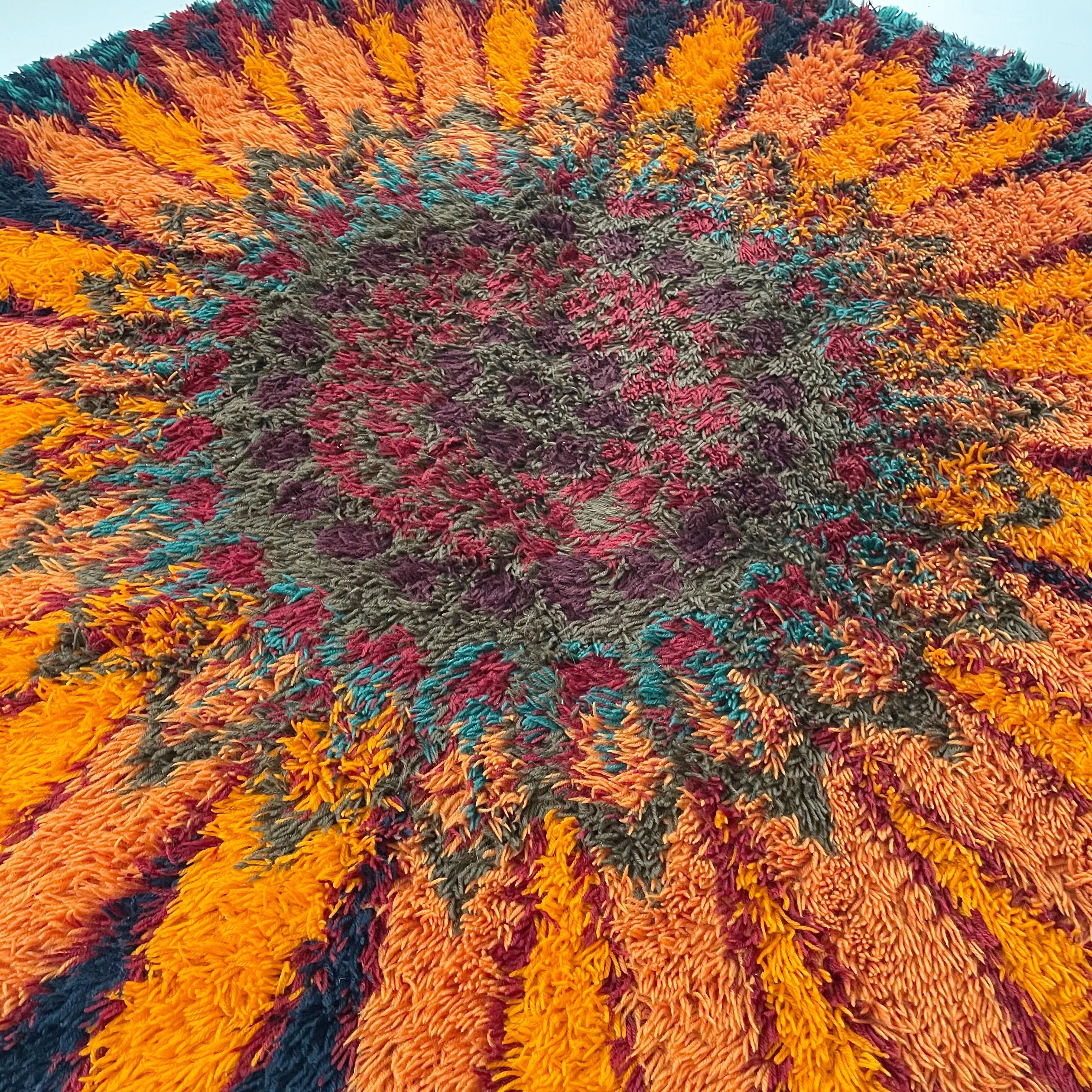 Danois Grand tapis Rya danois psychédélique à poils hauts d'origine par Ege Taepper Deluxe, 1970