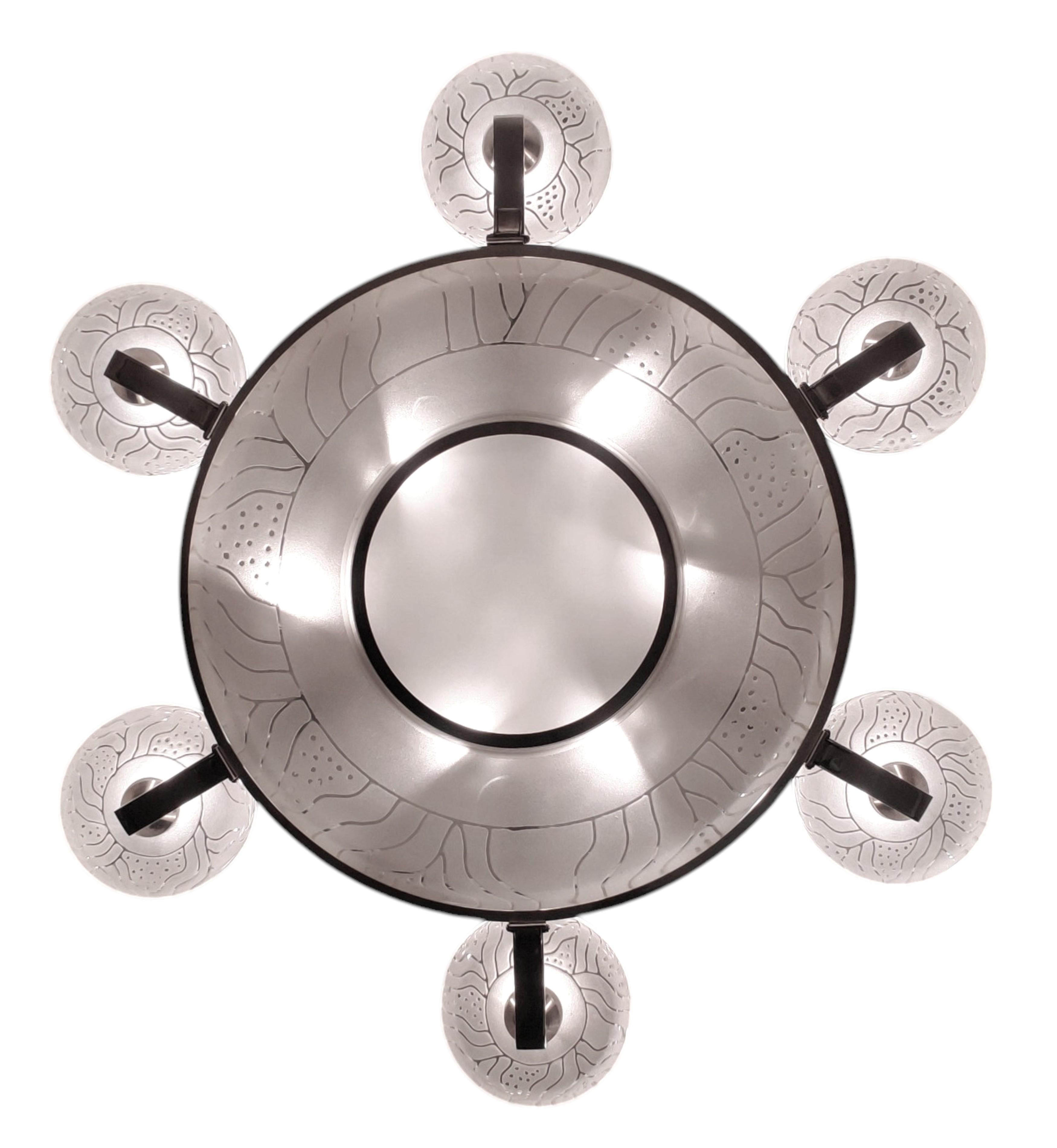 Large Original French nickel bronze etched glass chandelier Hettier Vincent For Sale 12