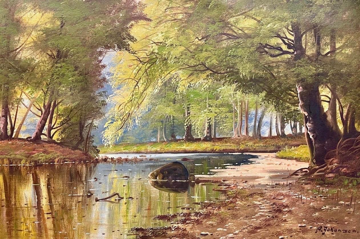 Olio su tela di Anne Johansen (americana, 1881) di grandi dimensioni che raffigura un paesaggio forestale vicino a un ruscello.  Firmato in basso a destra.  Esposto in una cornice in legno dorato.  Molto grande.