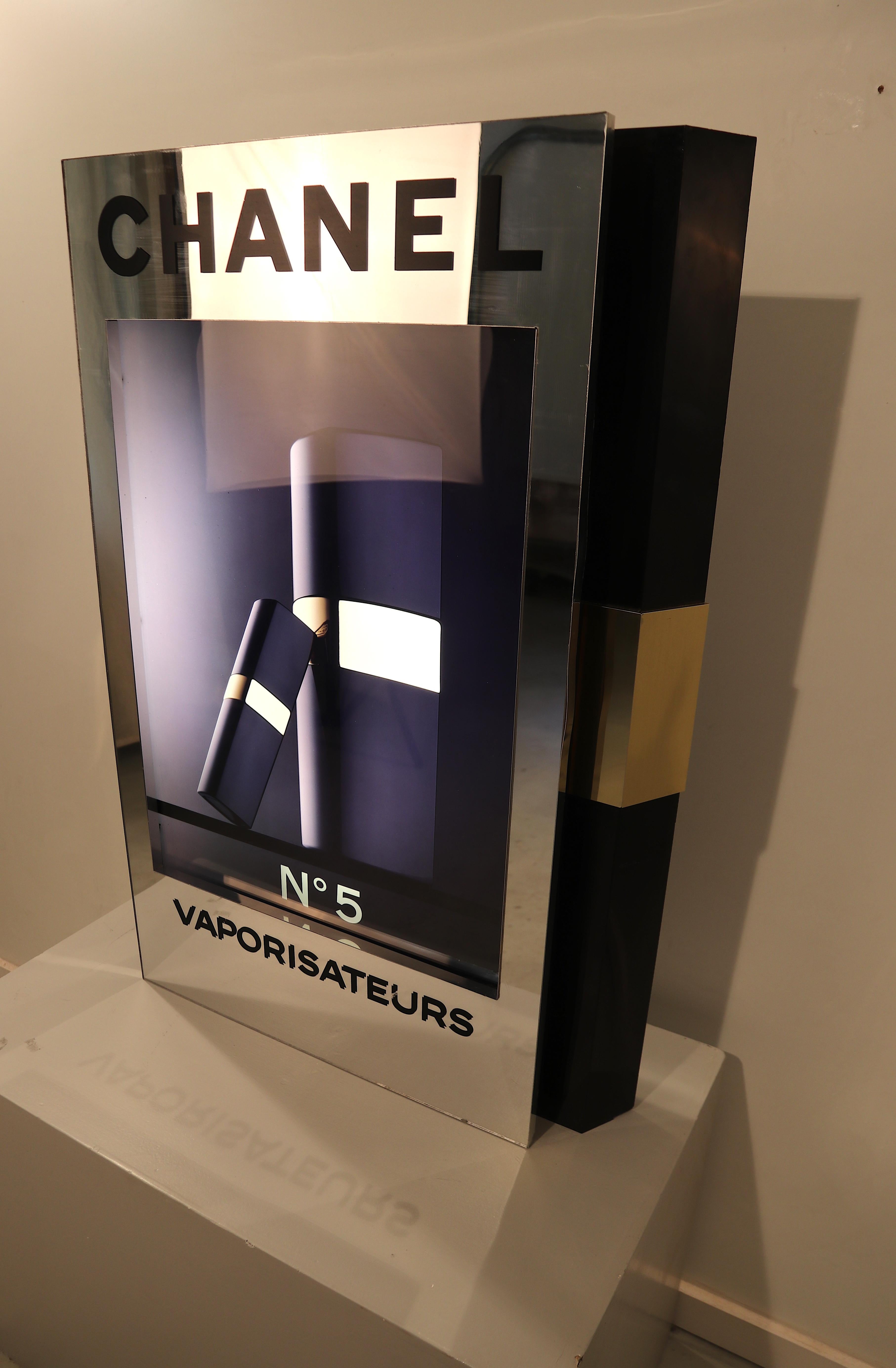 chanel display