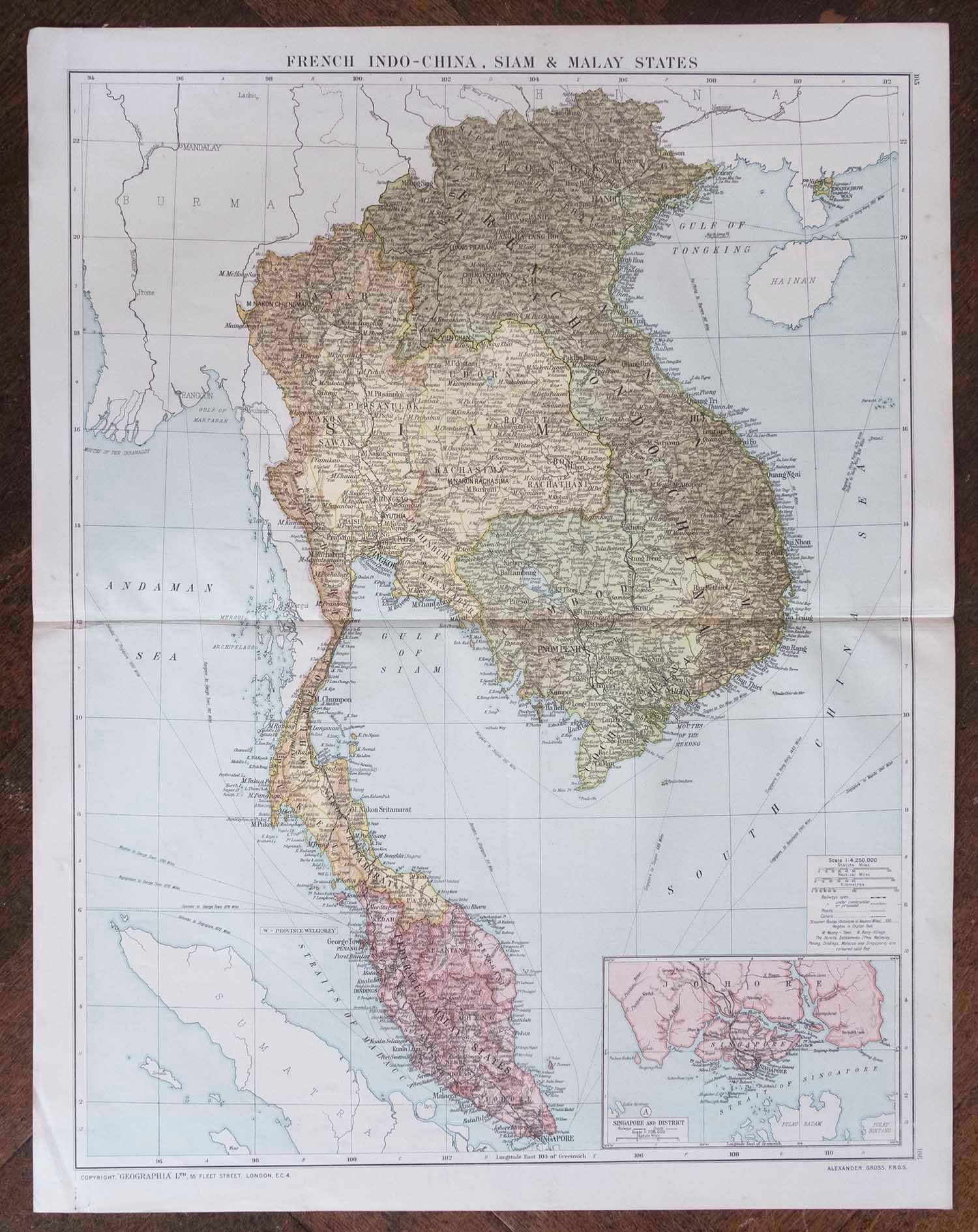 Große Original-Vintage-Vintage-Karte von Südostasien, mit einer Vignette von Singapur (Englisch) im Angebot