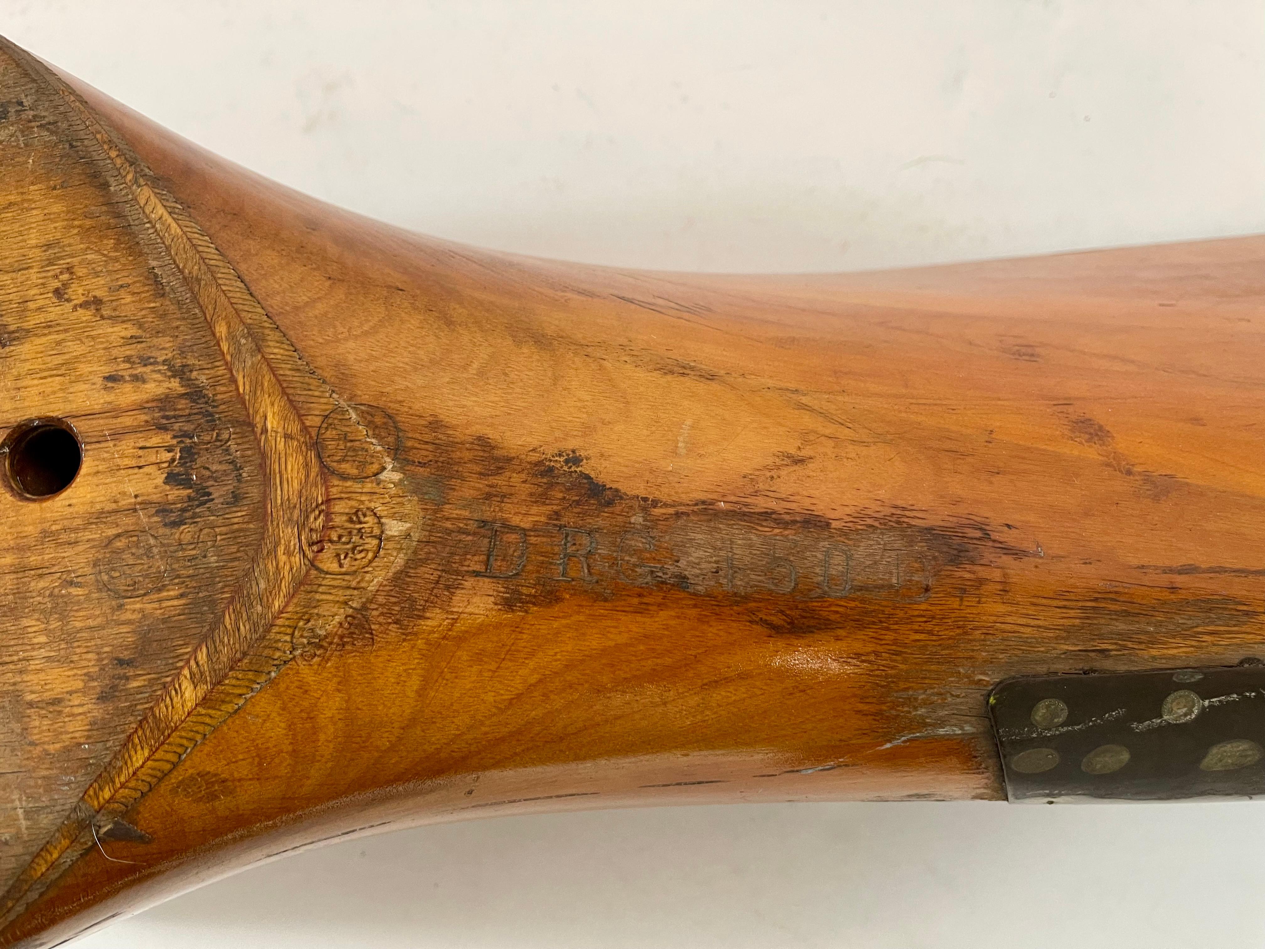 Großer Original-Vintage-Flugzeug Propeller aus Holz aus dem Zweiten Weltkrieg von S&S Winnipeg (Moderne der Mitte des Jahrhunderts)
