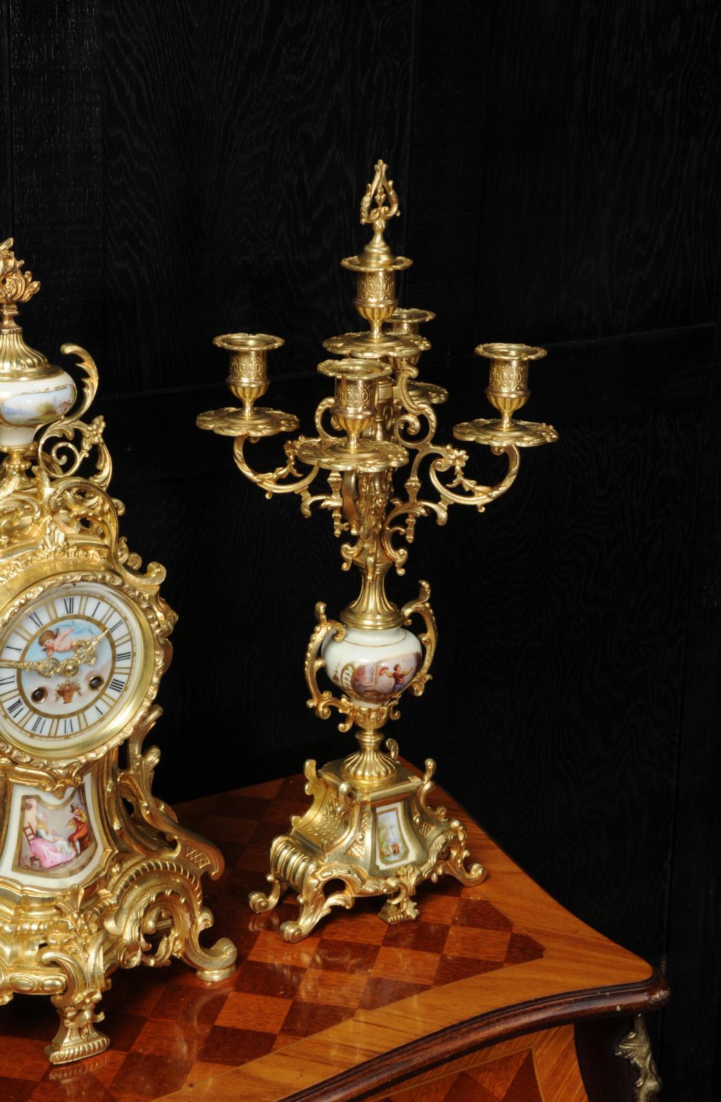 Large Ormolu and Sèvres Porcelain Rococo Antique Clock Set 7