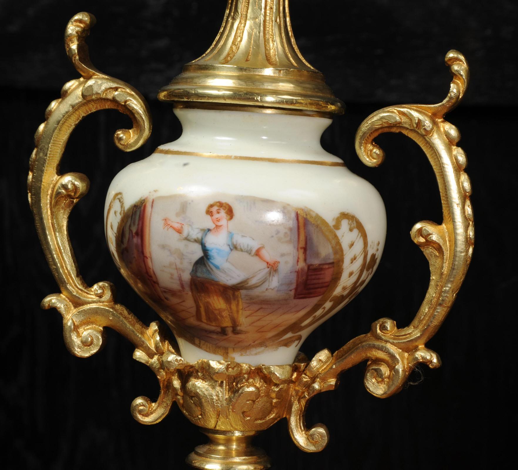 Large Ormolu and Sèvres Porcelain Rococo Antique Clock Set 11