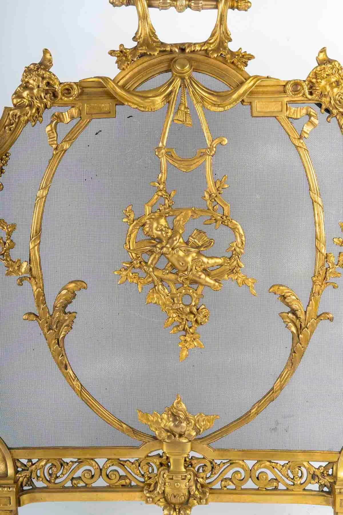 Grande parafuoco in ormù in stile Luigi XVI del periodo di Napoleone III.

Parafuoco, grande parafuoco in ormolu, di ottima qualità, periodo Napoleone III, stile Luigi XVI, XIX secolo.
H. H. 85 cm. L: 80cm, P: 22cm