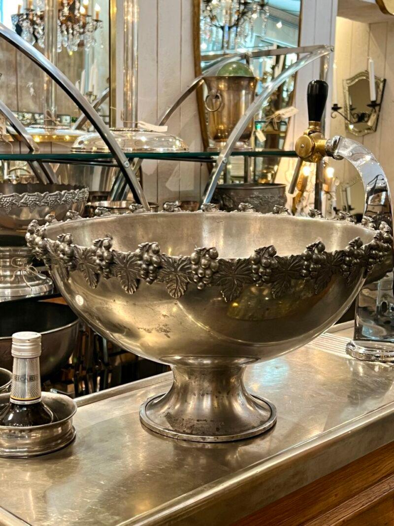 Large Ornamental Pewter Champagne Cooler- several bottles In Good Condition For Sale In Copenhagen K, DK