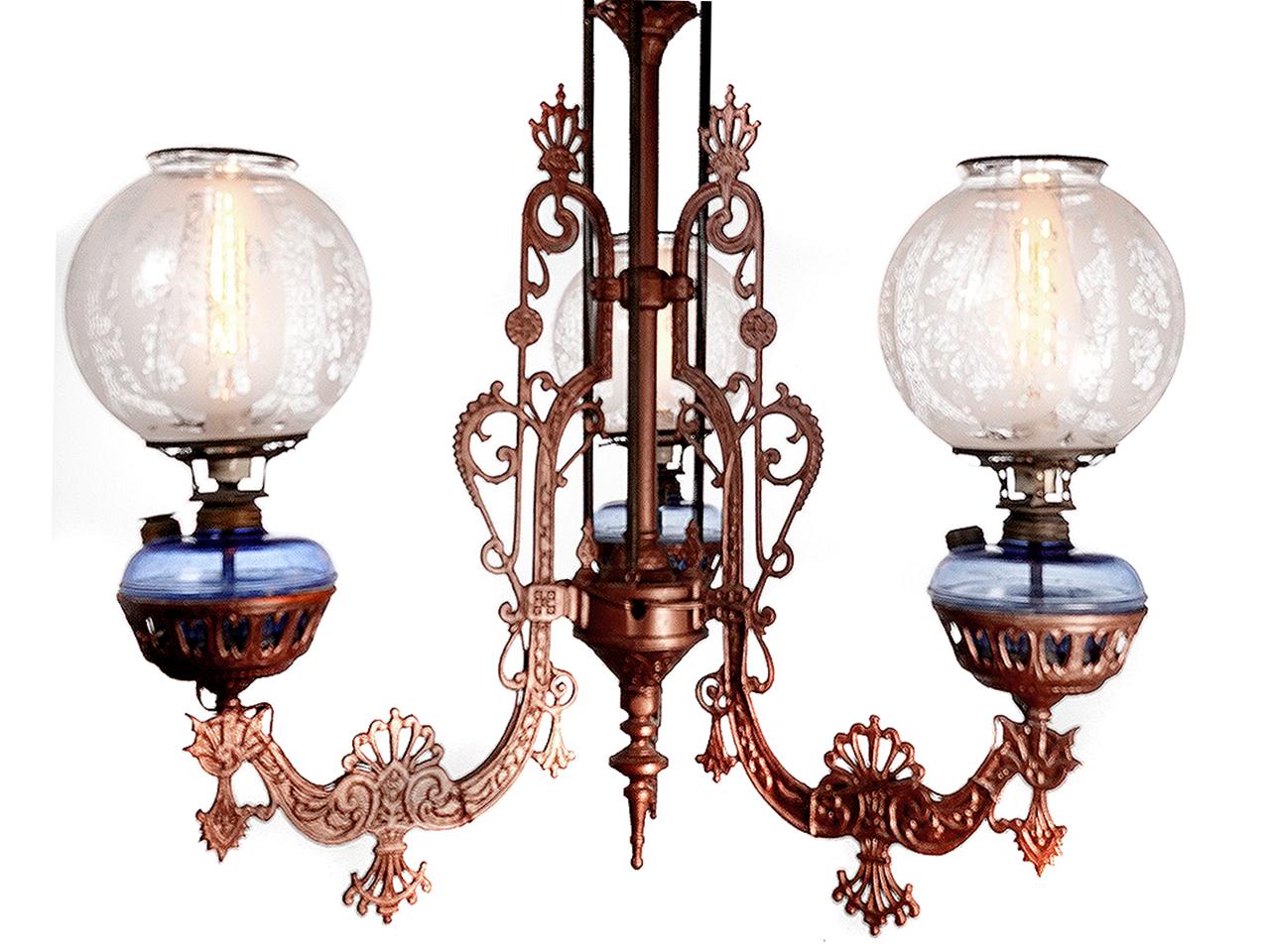 American Large Ornate 1800s Cast Iron Three-Arm Oil Chandelier For Sale
