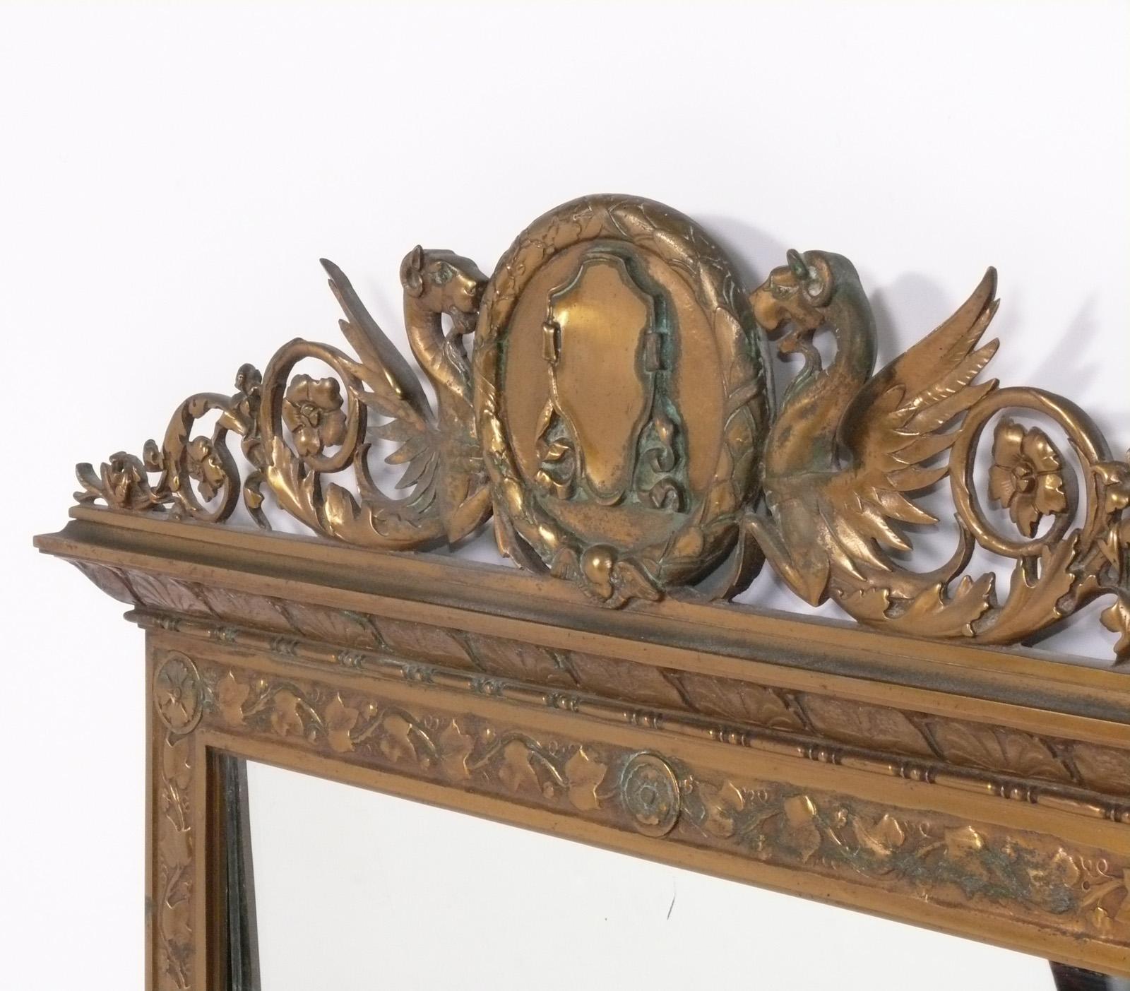 Großer verschnörkelter Bronzespiegel 50,5 