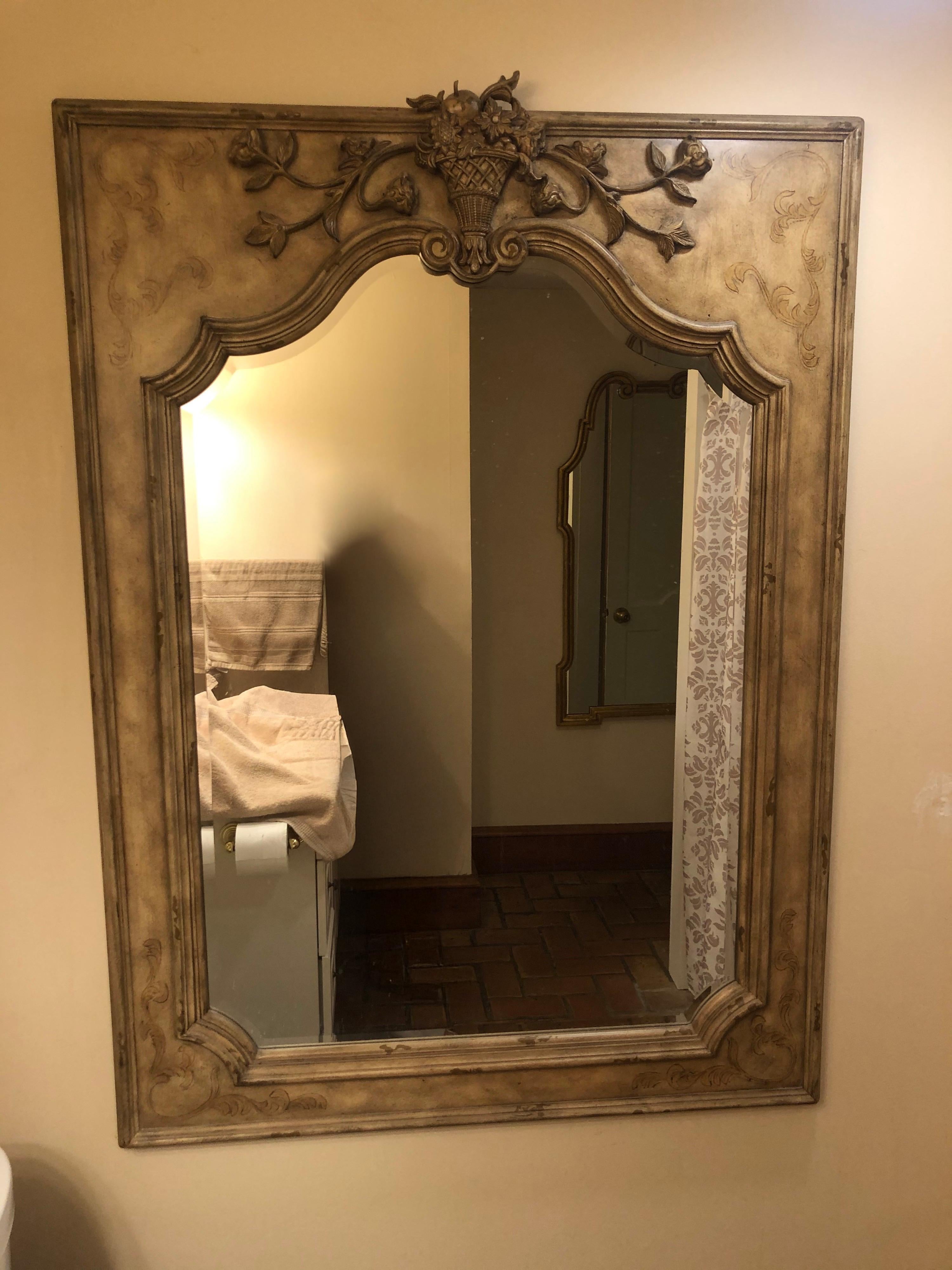 Espejo grande ornamentado de gran tamaño by Domain finales del siglo XX en venta