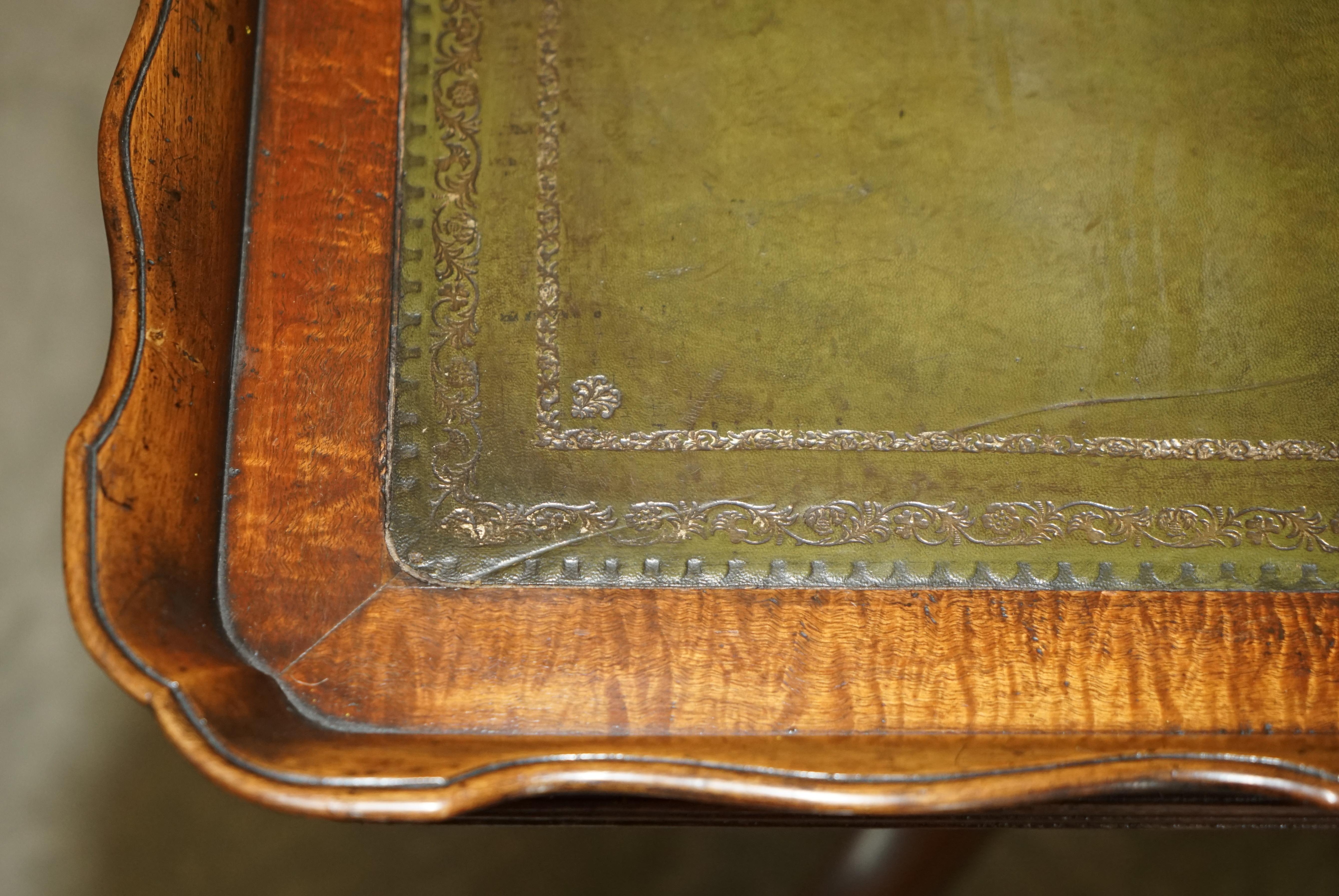 Large Ornately Carved Antique Hardwood & Green Leather Tilt Top Centre Table For Sale 9