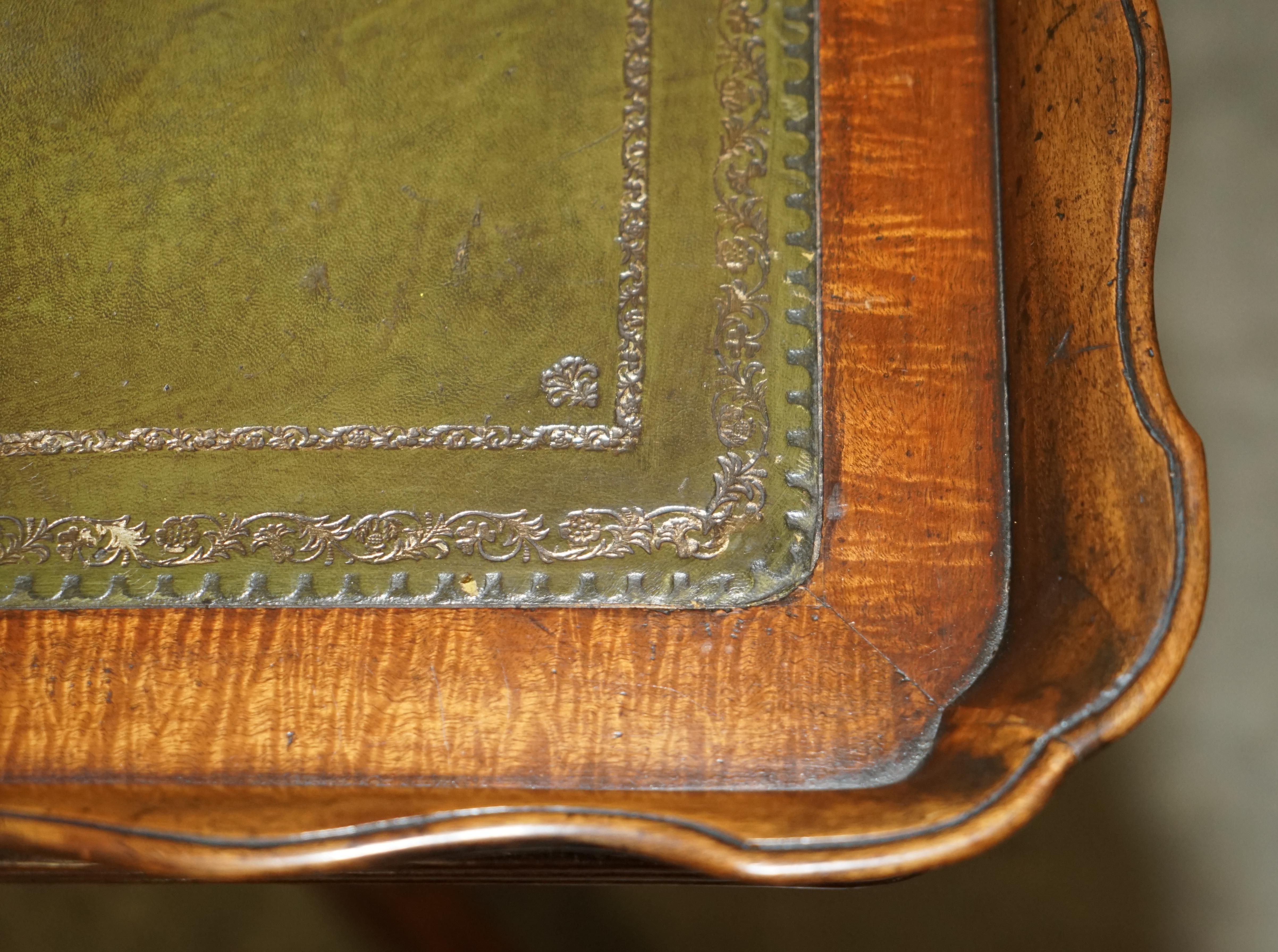 Large Ornately Carved Antique Hardwood & Green Leather Tilt Top Centre Table For Sale 10