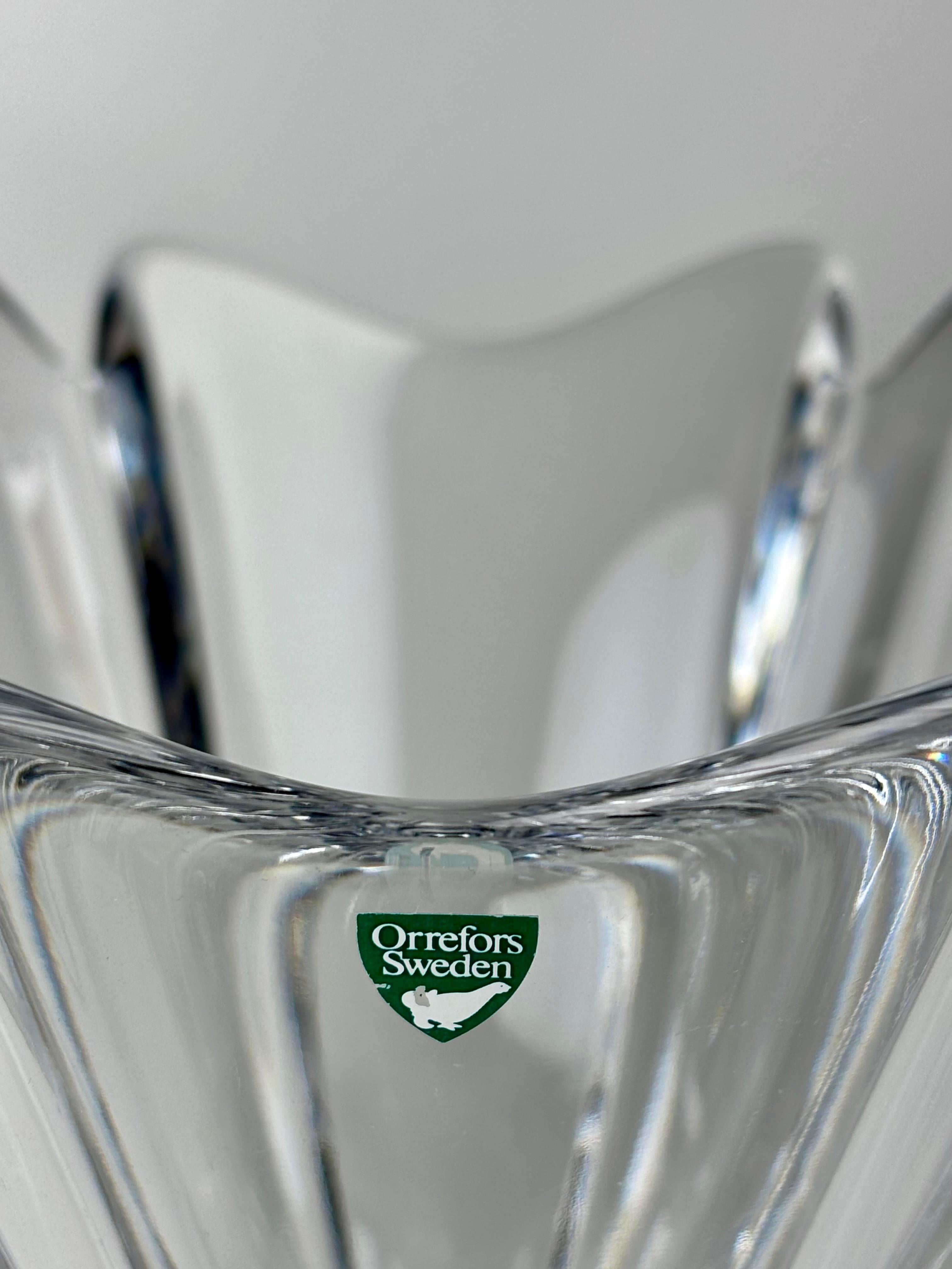 Hand-Crafted Large Orrefors Art Glass Crystal Bowl by Hellsten, 1980s For Sale