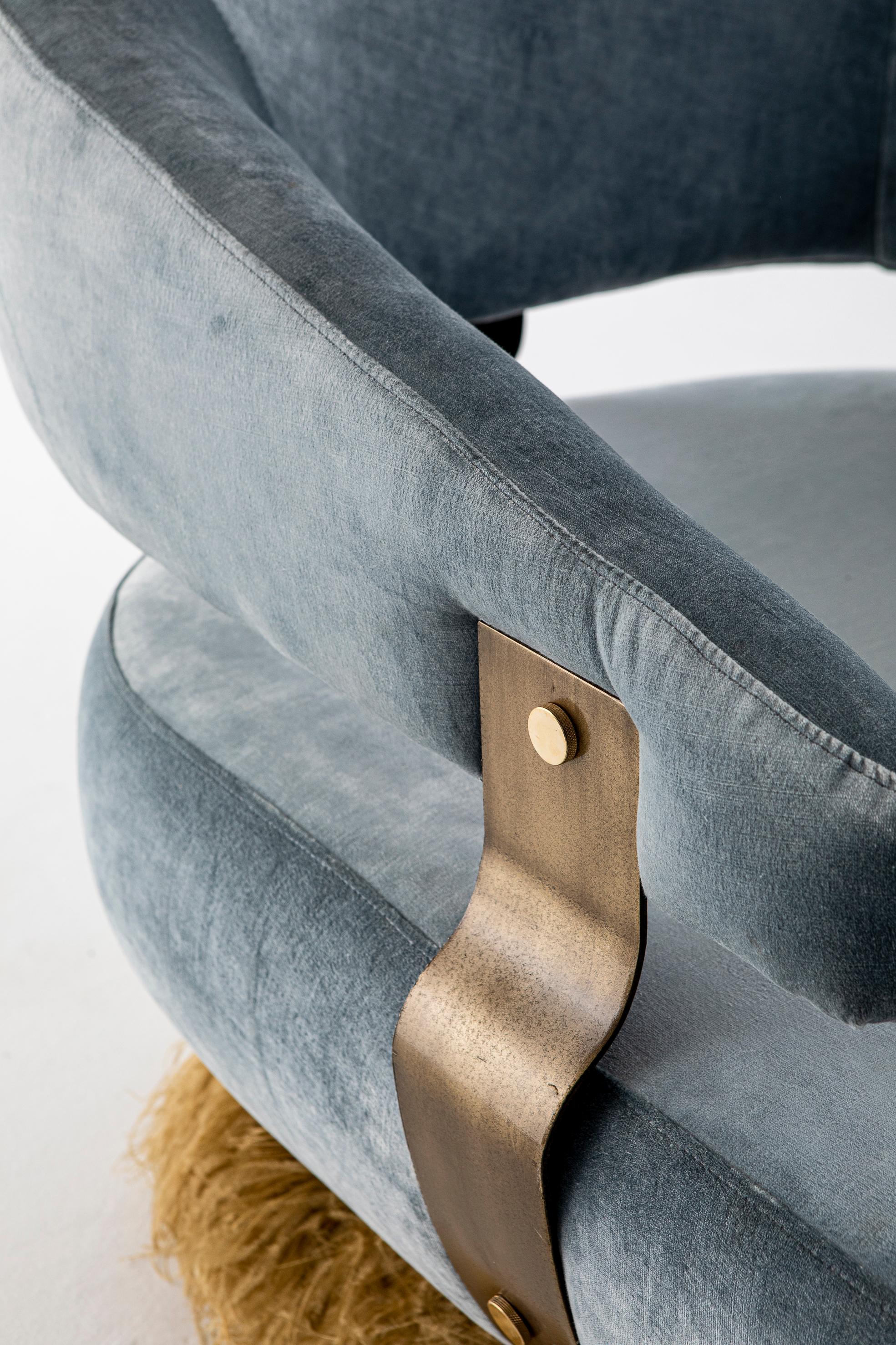 Letto da giorno grande in peluche di struzzo di Egg Designs in vendita 2