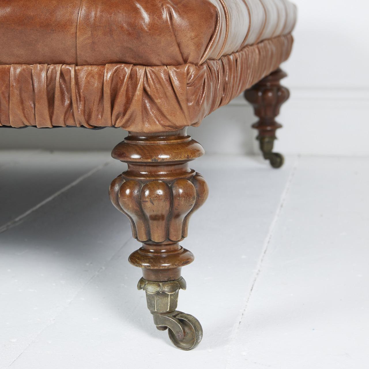 Inglese Sgabello da centro con pouf grande in pelle color cuoio