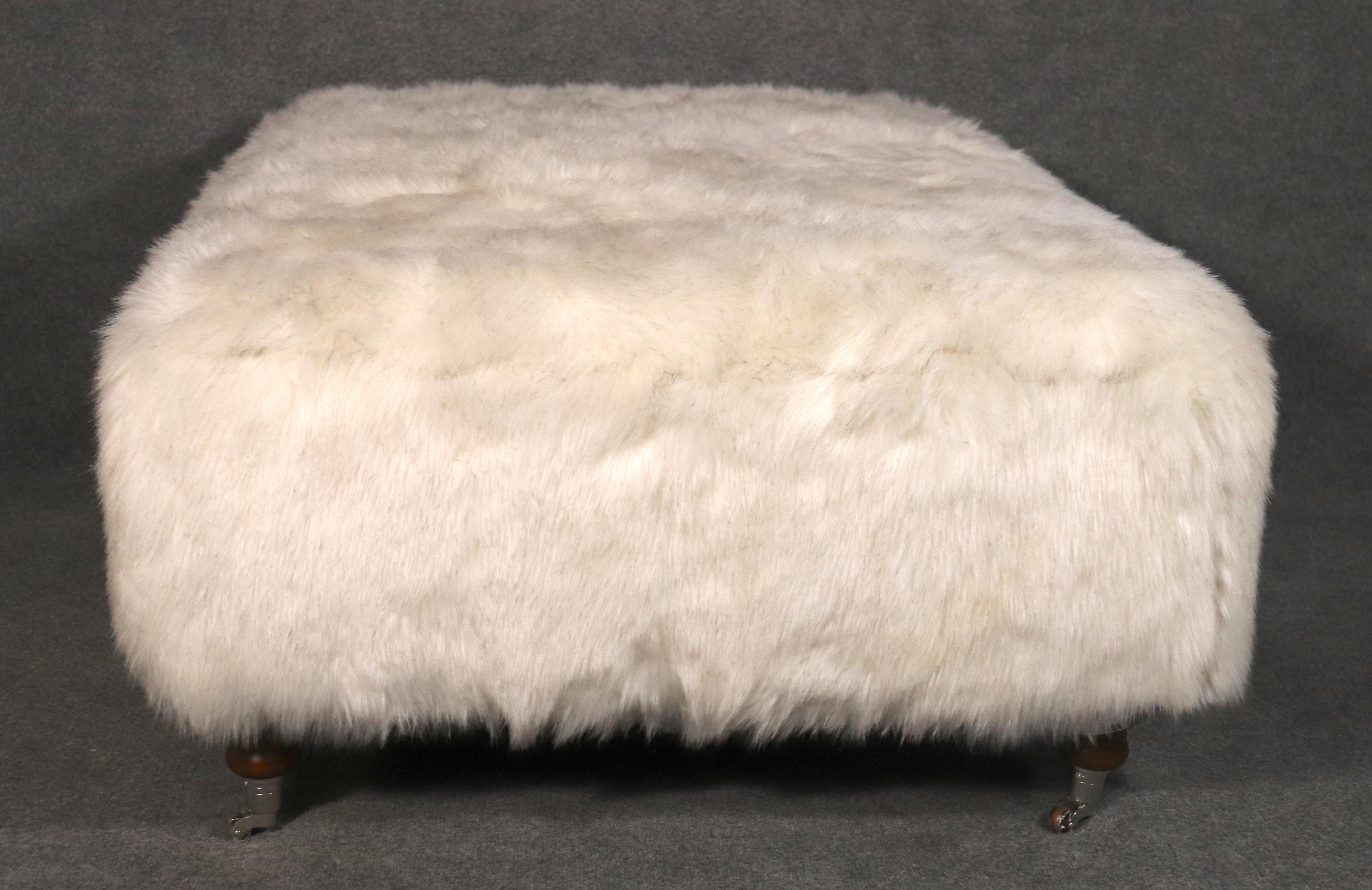 large ottoman with wheels
