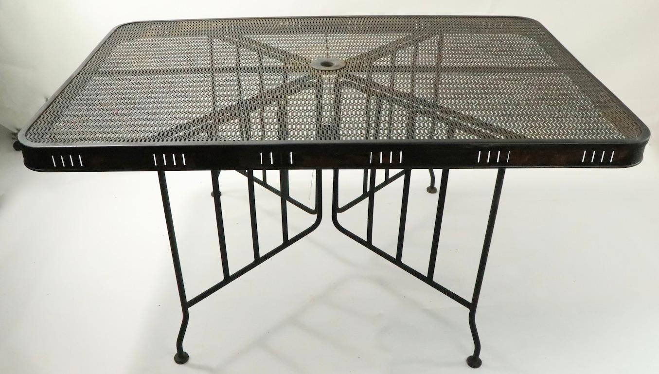 metal mesh outdoor dining table