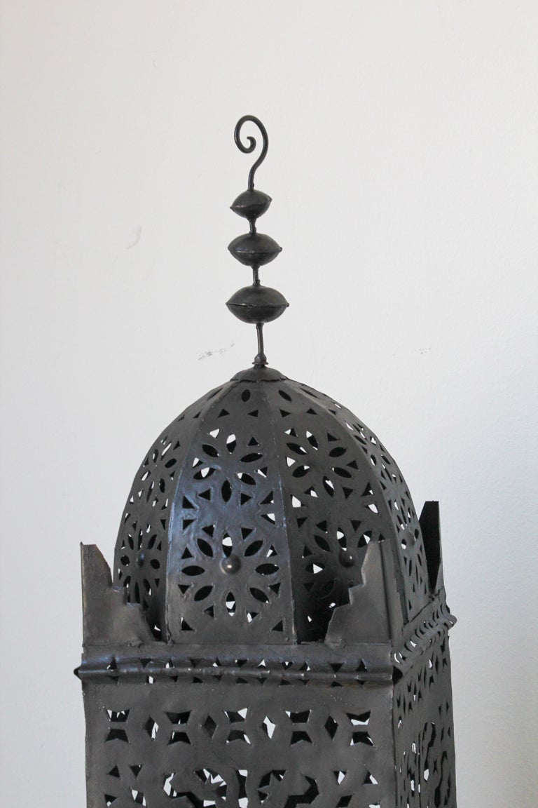 Large Outdoor Metal Moroccan Hurricane Candle Lantern In Good Condition For Sale In North Hollywood, CA