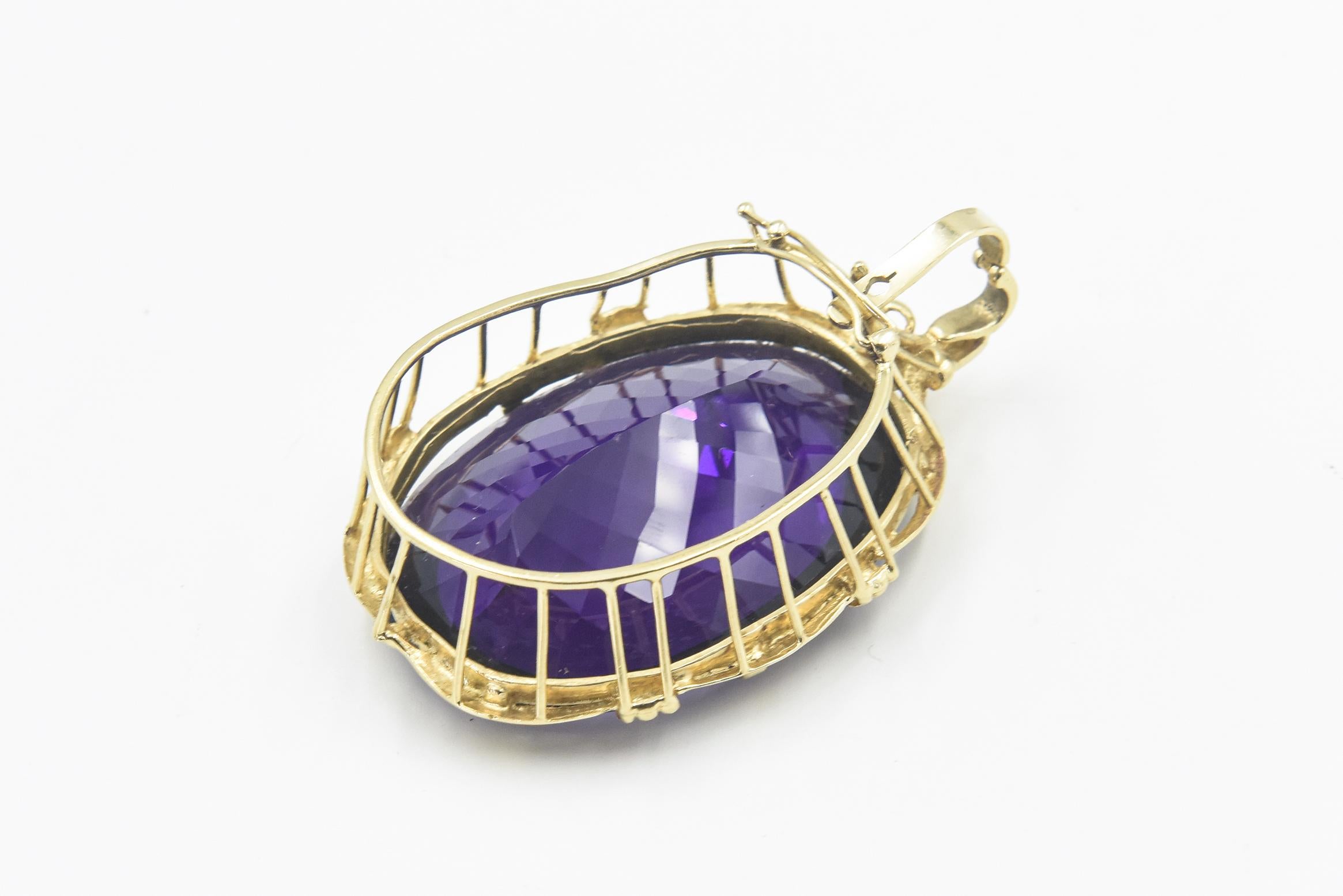 Large Oval Amethyst Yellow Gold Pendant with Matching Drop Earrings Set For Sale 2