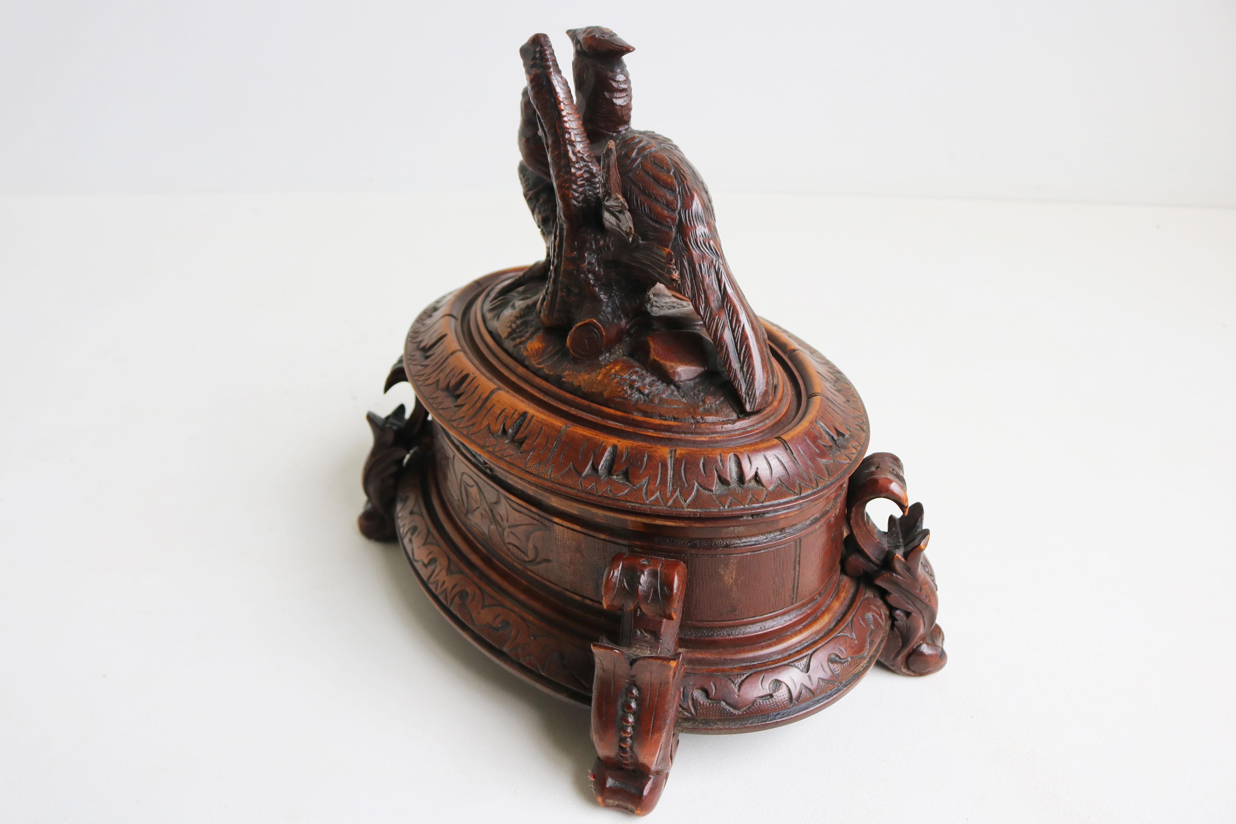 large oval Antique swiss 19th century Black Forest jewelry box walnut 3 birds For Sale 3
