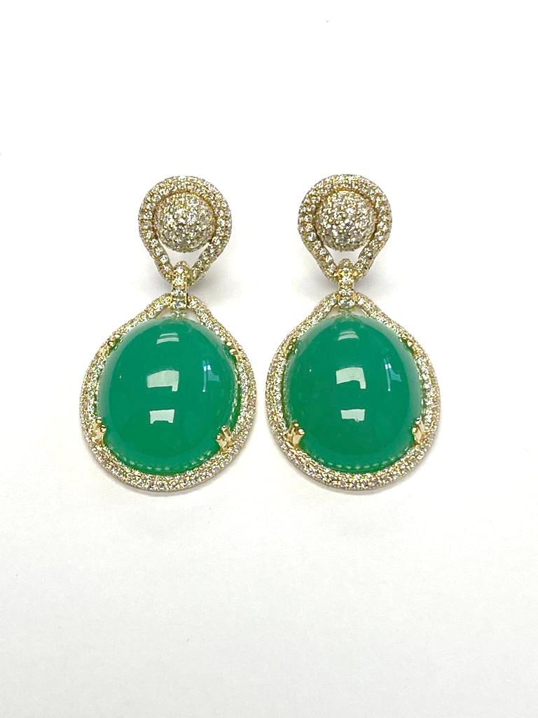Ohrringe mit ovalem Chrysopras und Diamanten vonshwara Damen im Angebot