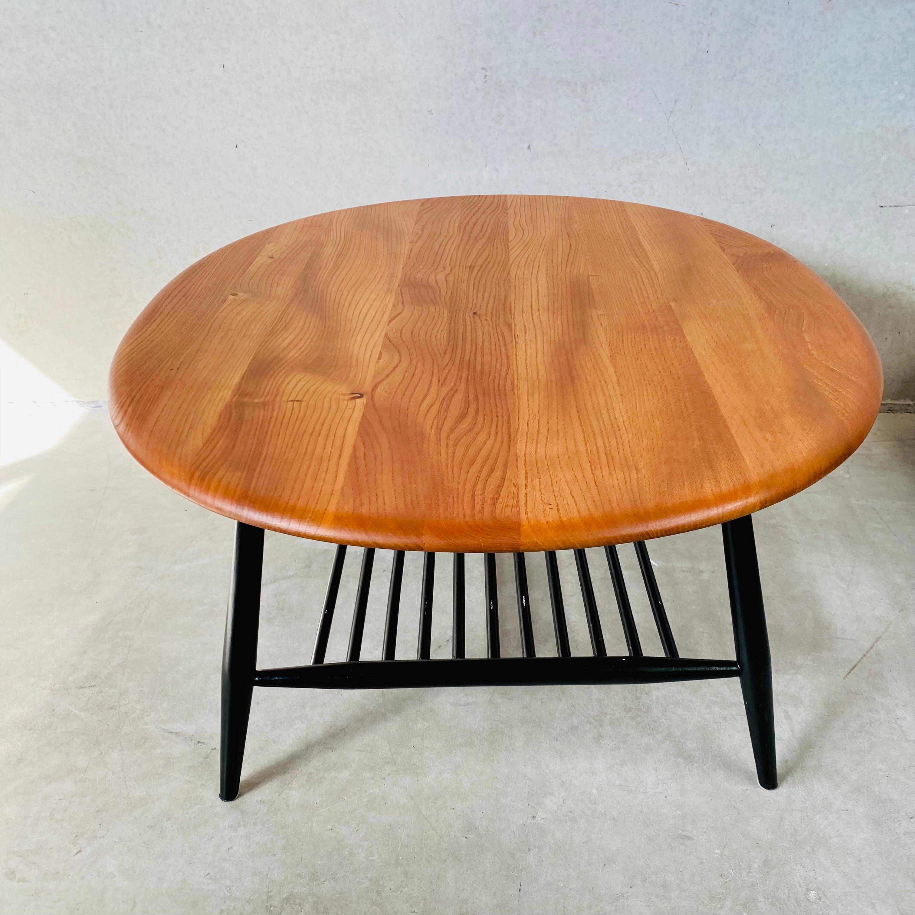 Mid-Century Modern Grande table basse ovale de LUCIAN ERCOLANI pour ERCOL, Royaume-Uni, 1970 en vente