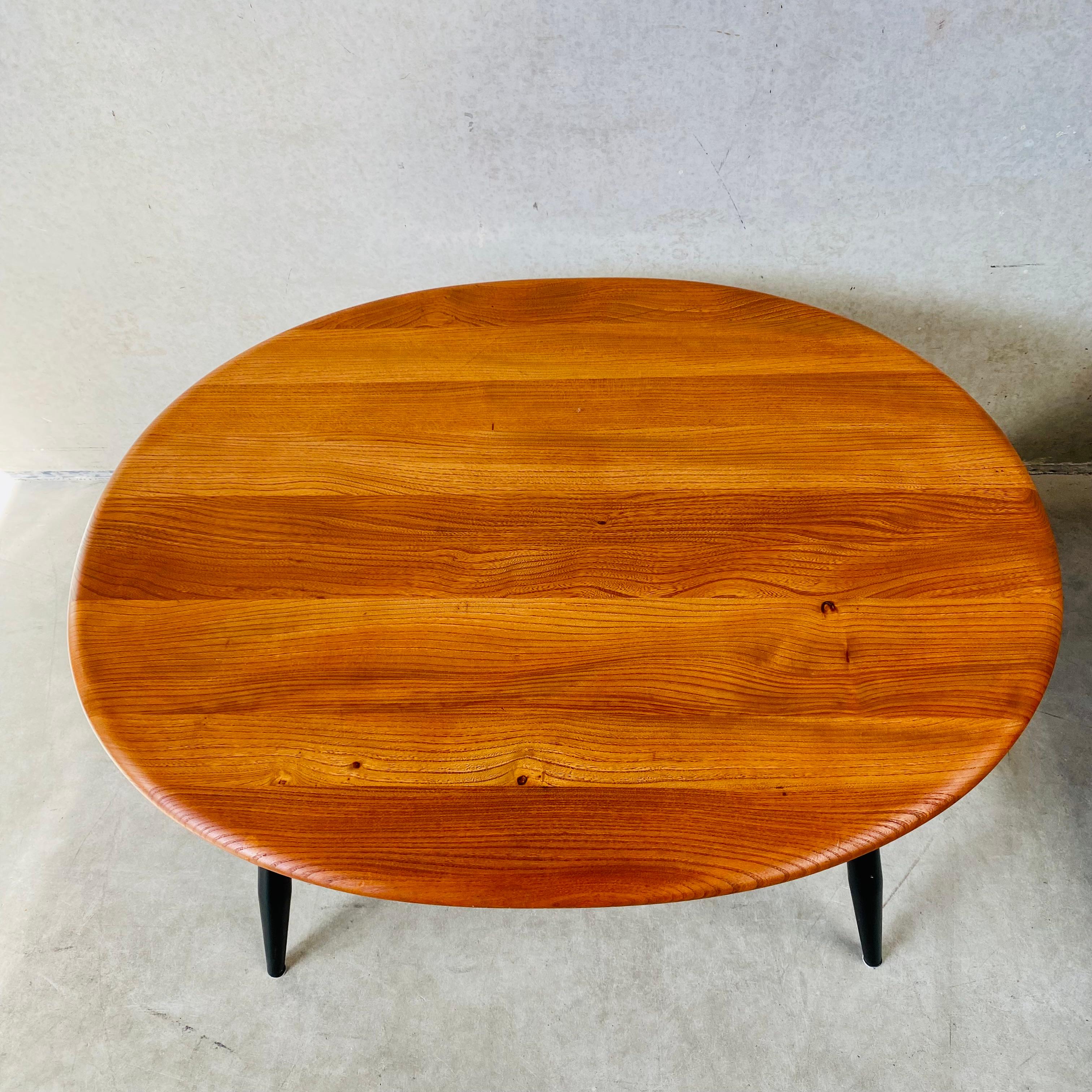 Fin du 20e siècle Grande table basse ovale de LUCIAN ERCOLANI pour ERCOL, Royaume-Uni, 1970 en vente