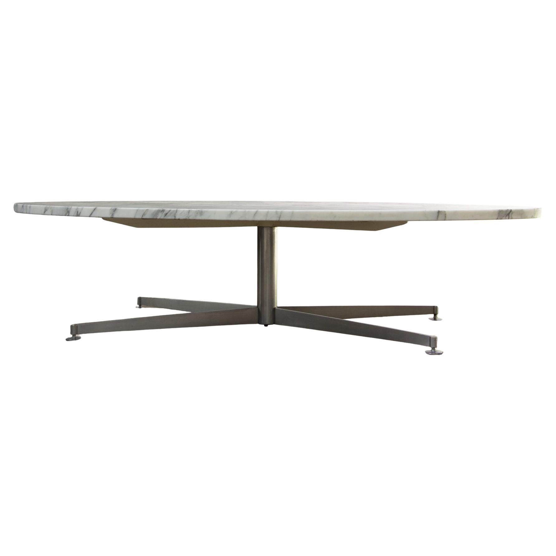Large oval coffee table by Michel Kin in marble for Arflex, 1970. For Sale