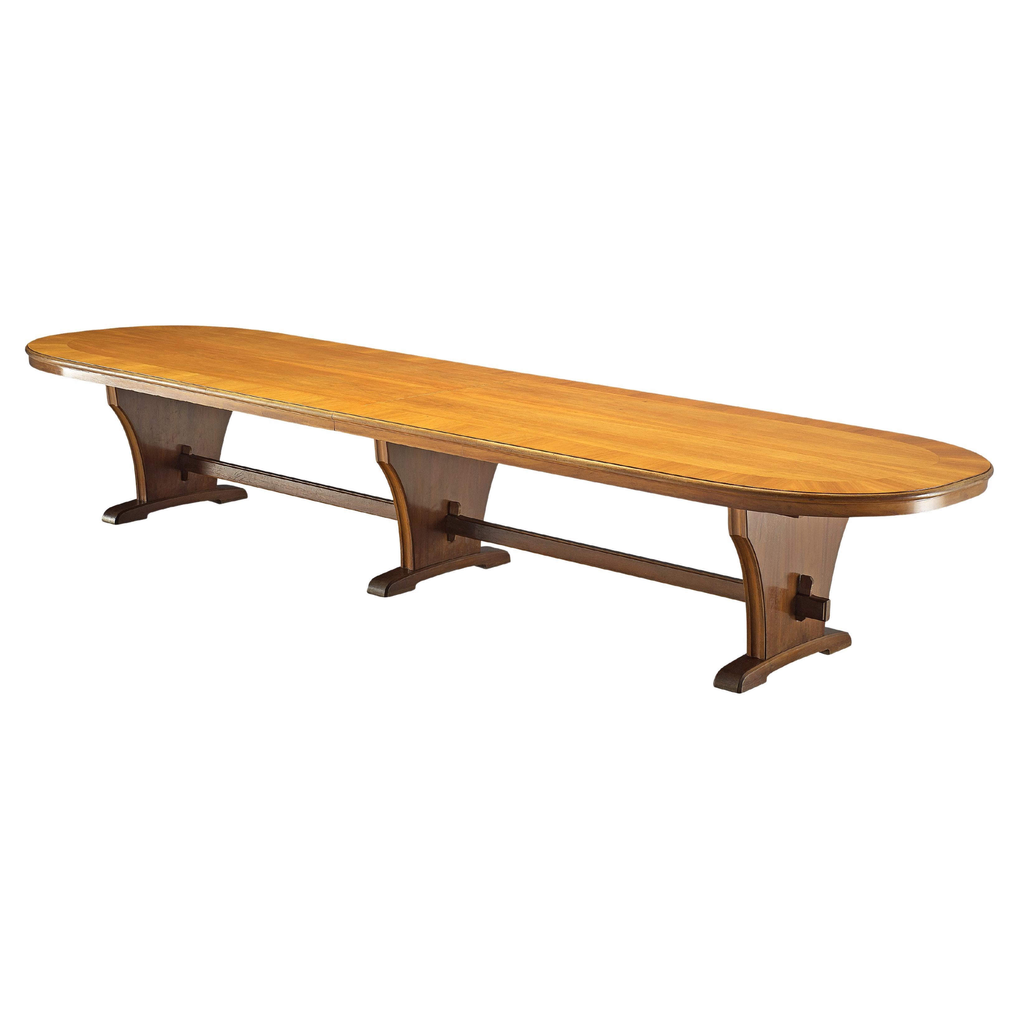 Großer ovaler Konferenztisch aus Nussbaumholz 15ft
