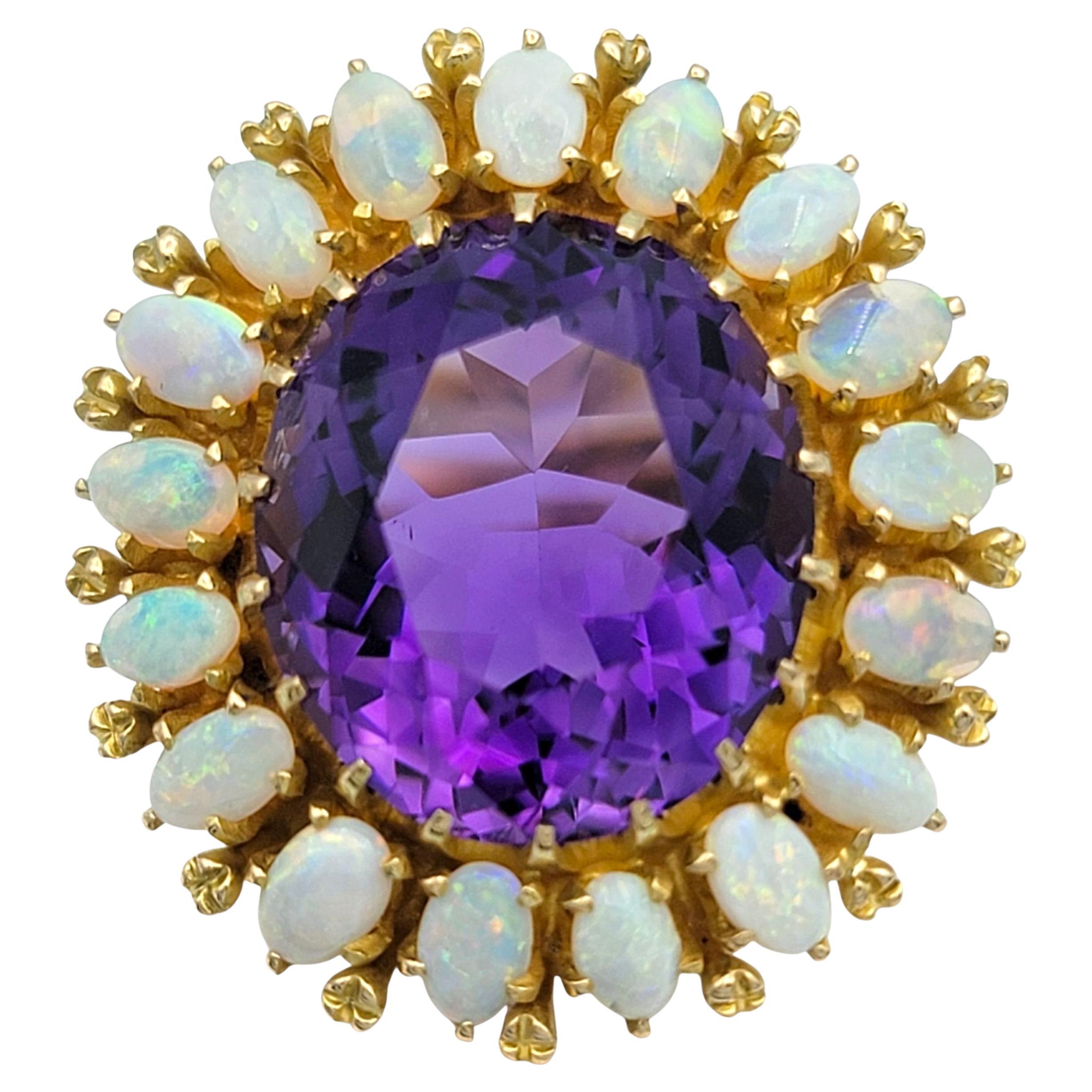 Grande anello cocktail con ametista e opale di taglio ovale in oro giallo 14 carati