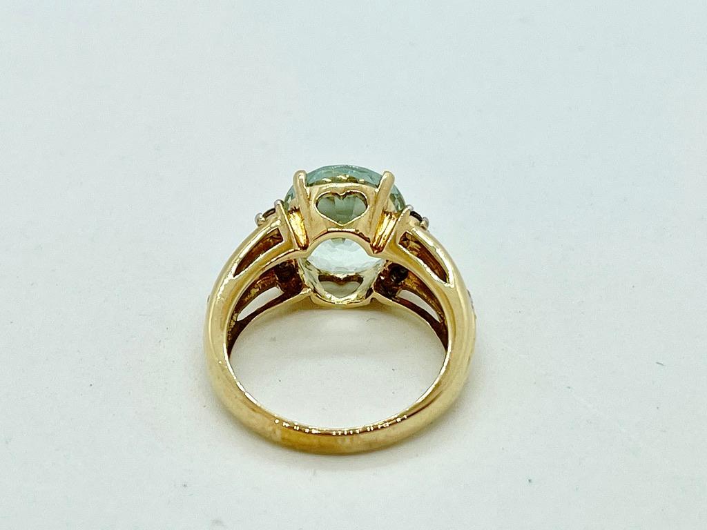 Großer ovaler hellblauer natürlicher Aquamarin-Diamant-Ring, Valuation Damen im Angebot