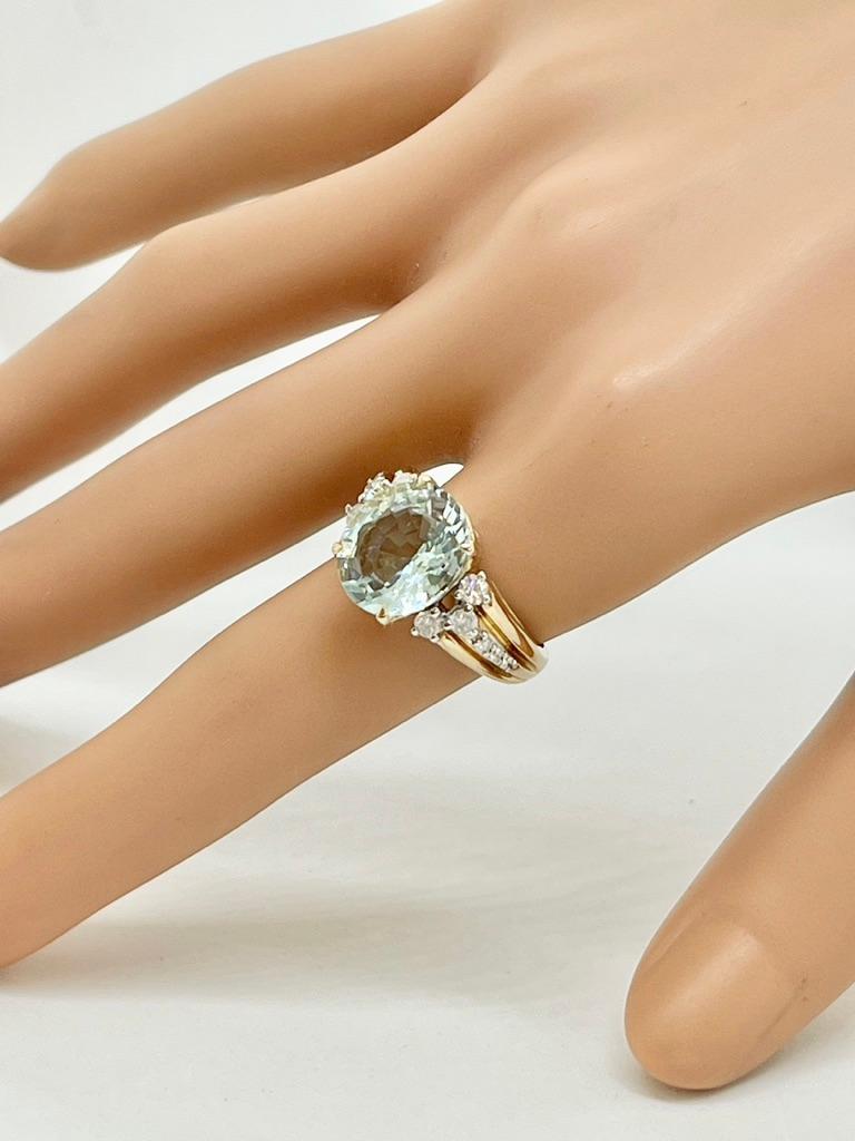 Large Oval Cut Light Blue Natural Aquamarine Diamond Ring Valuation Bargain For Sale 3