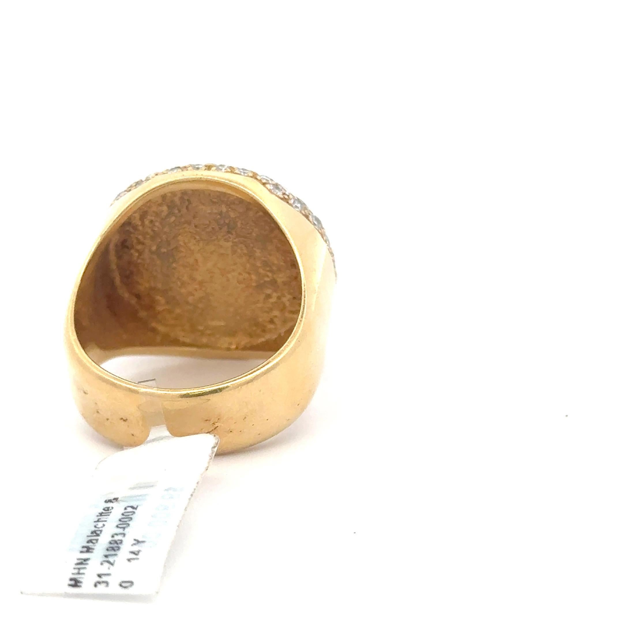 Large Oval Cut Malachite Signet Ring 20 Grams 1.50 Carats 18 Karat Yellow Gold For Sale 1