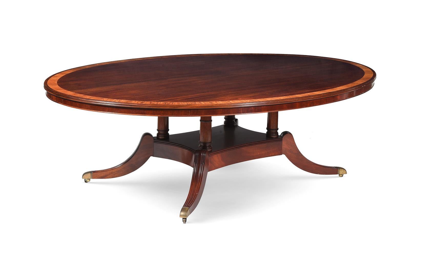 20ième siècle Grande table de salle à manger ovale pour 8 à 10 personnes en vente
