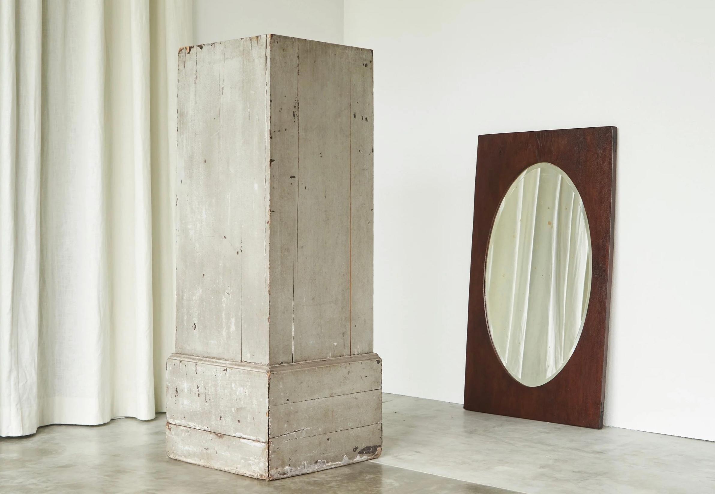 European Large Oval Facetted Mirror in a Rectangular Oak Frame 1920s For Sale