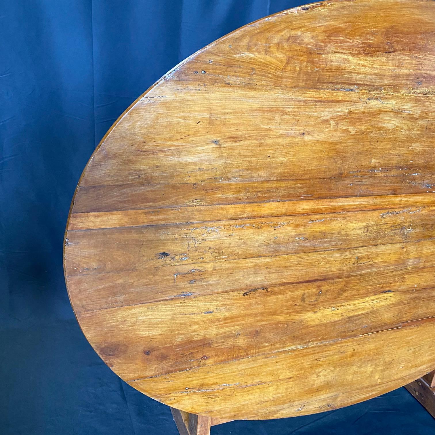 Large Oval French 19th Century Vigneron or Tilt-Top Wine Tasting Walnut Table 1