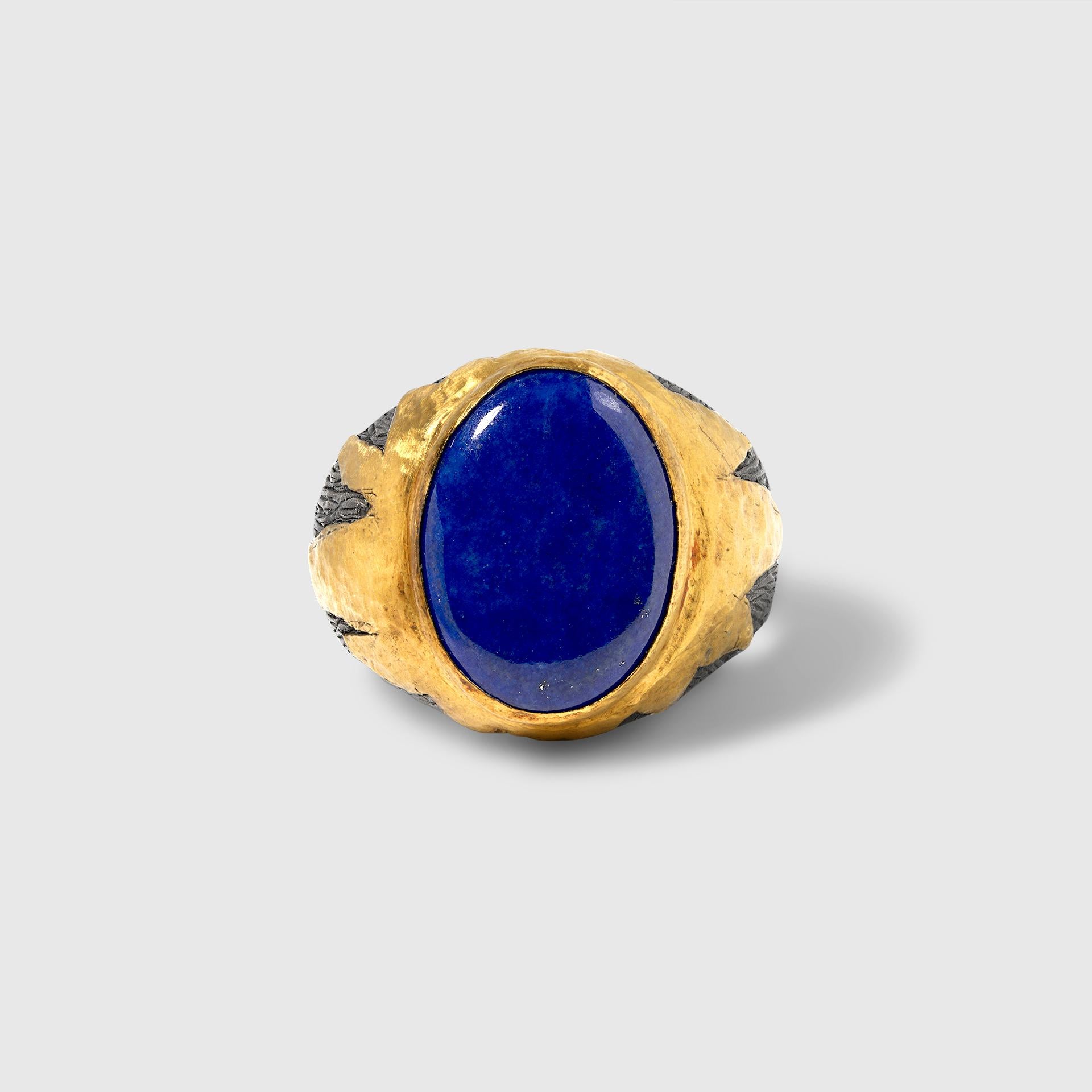 Large Oval Lapis Lazuli w/ 24K Gold & Silver Textured Cocktail Ring In New Condition For Sale In Bozeman, MT