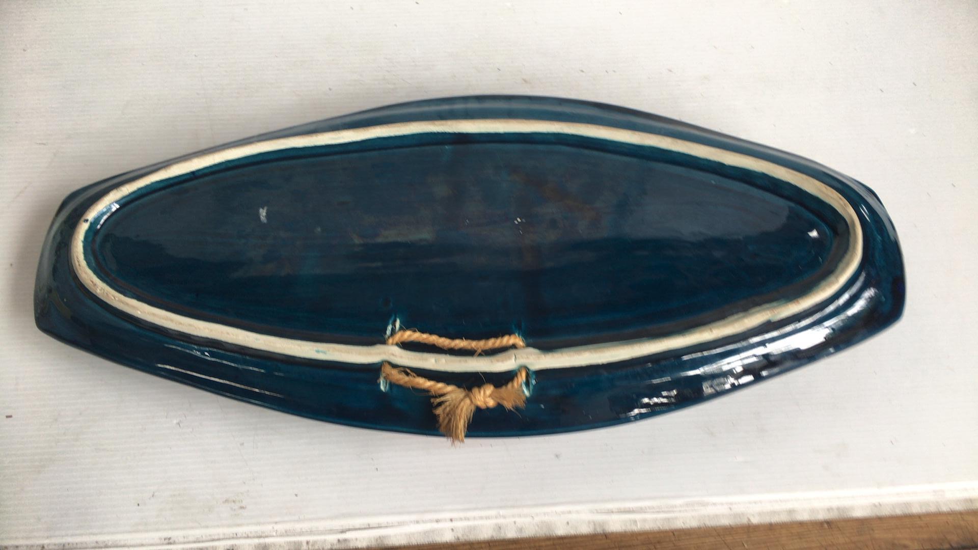 Large Oval Majolica Palissy Crab and Fish Wall Platter Vallauris, circa 1950 For Sale 2