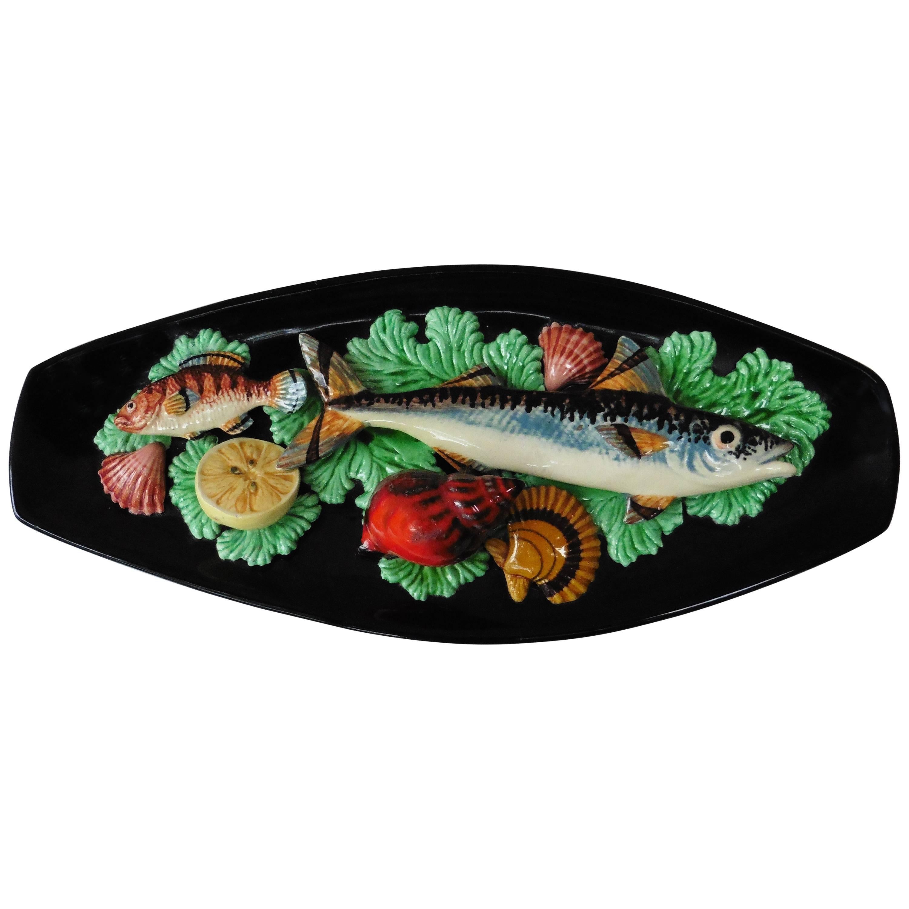 Grand plat ovale en majolique Palissy représentant des poissons et des homards et Vallauris, vers 1950 en vente 4