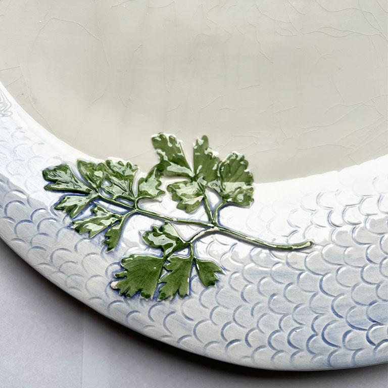 Großer ovaler Fischservierteller aus mediterraner Keramik in Blau und Grün aus Italien  (Italienisch) im Angebot