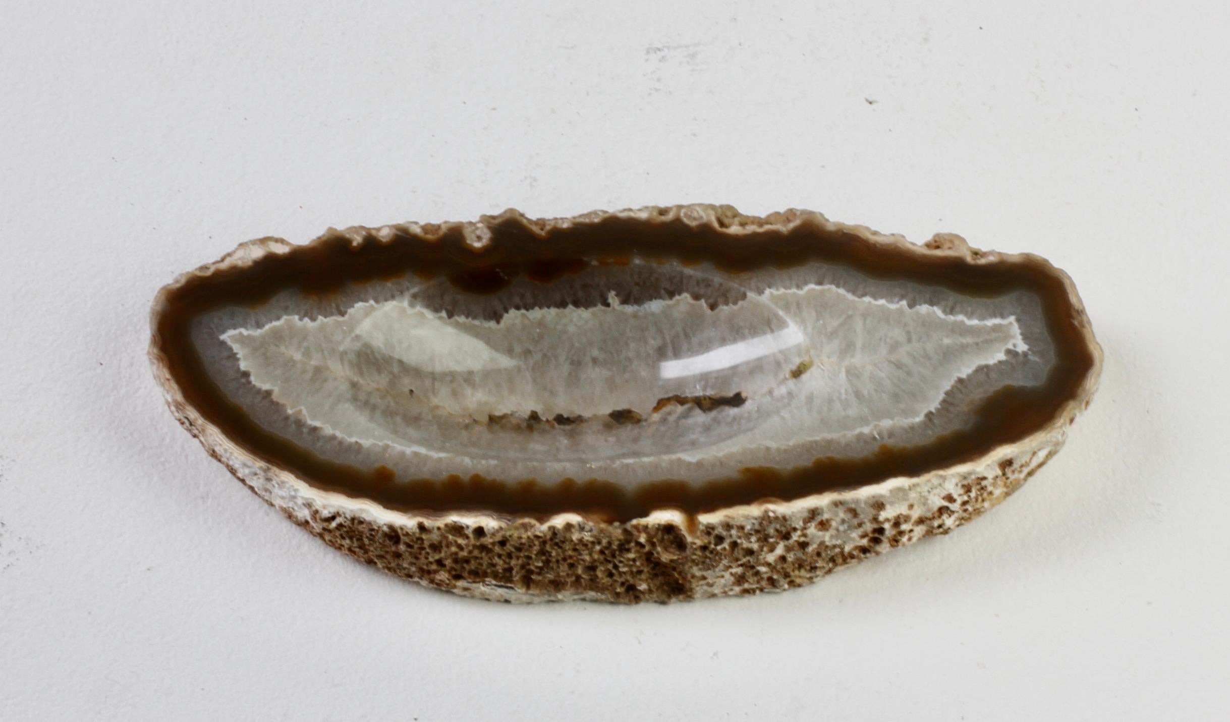 Große ovale Mitte des Jahrhunderts geschnitzt Brown Crystal Achat Stone Organic Dish Vide-Poche im Angebot 6