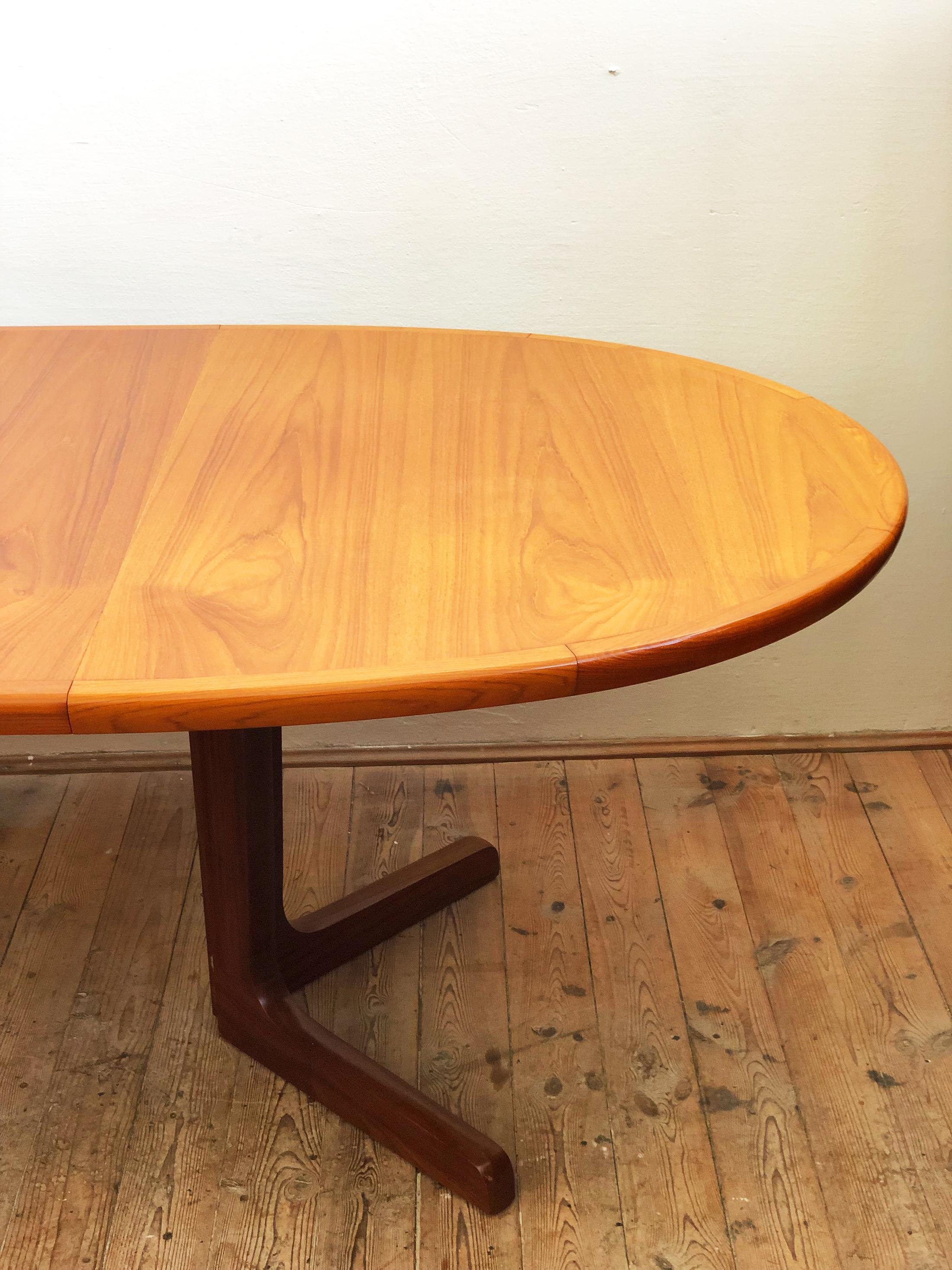 Large oval Mid-Century Modern Extendable Teak Dining Table, 1960s 8