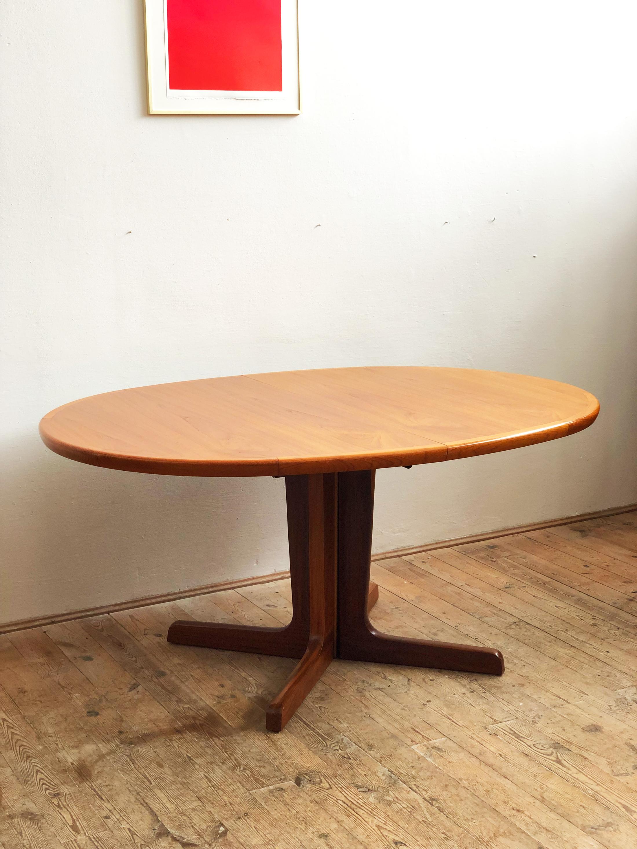 Large oval Mid-Century Modern Extendable Teak Dining Table, 1960s 2