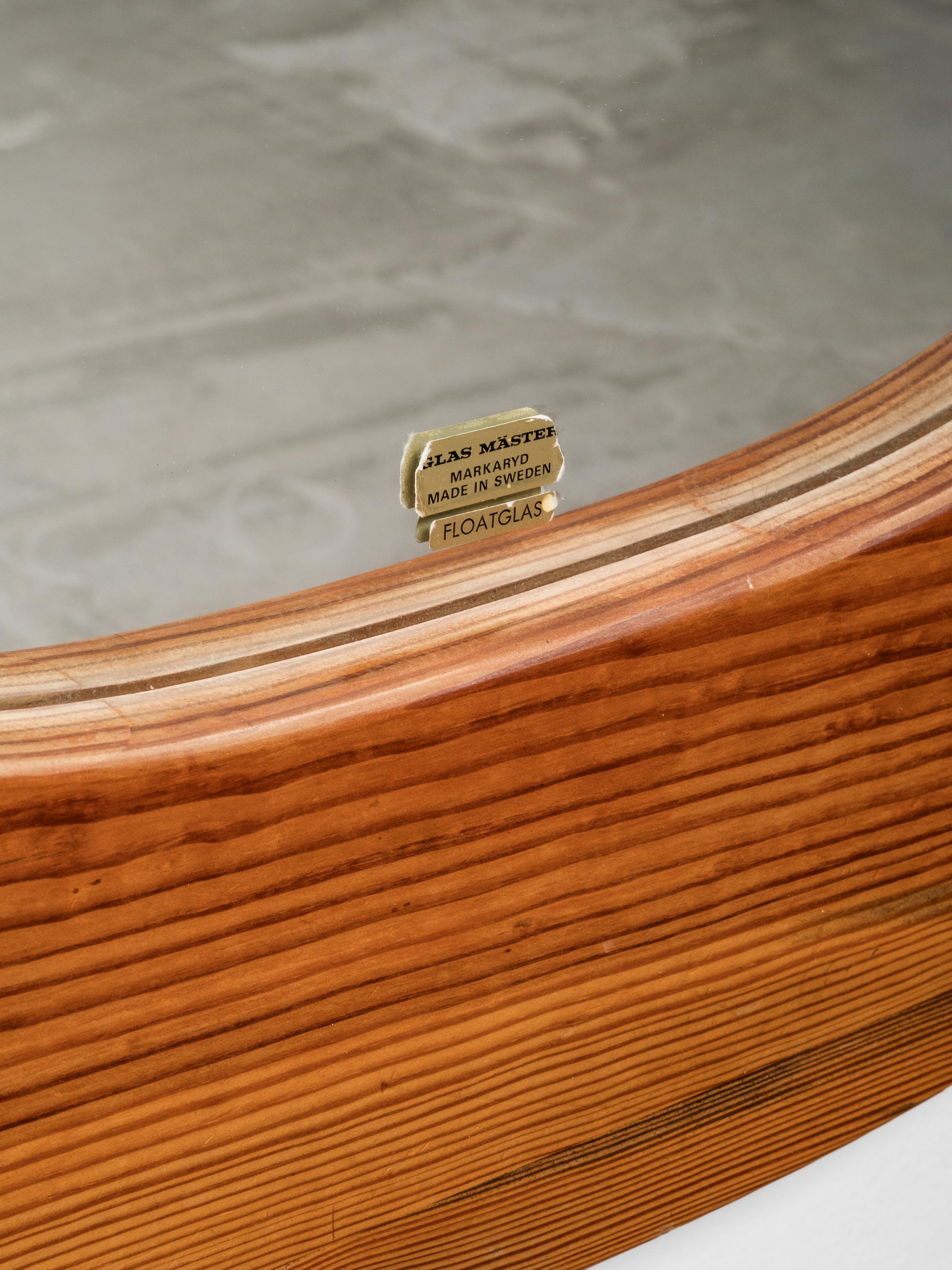 Grand miroir mural ovale en pin du milieu du siècle, Glas Mäster Markaryd, Suède, années 1970 en vente 2