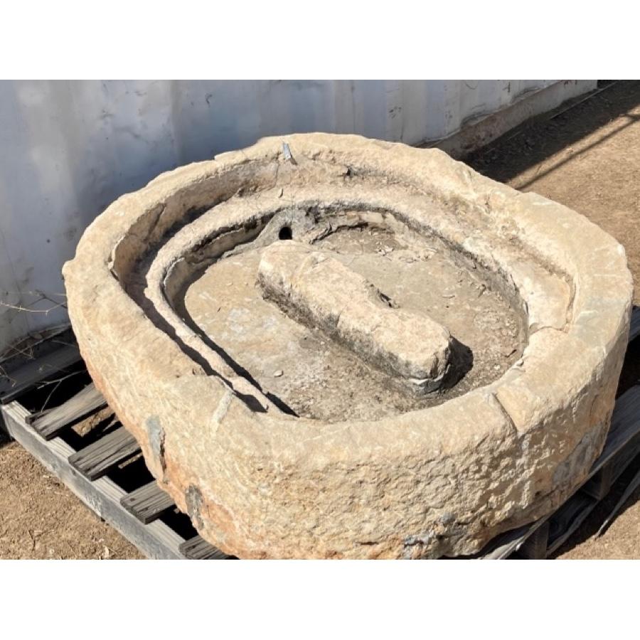 XIXe siècle Grand bassin ovale Millsone en vente